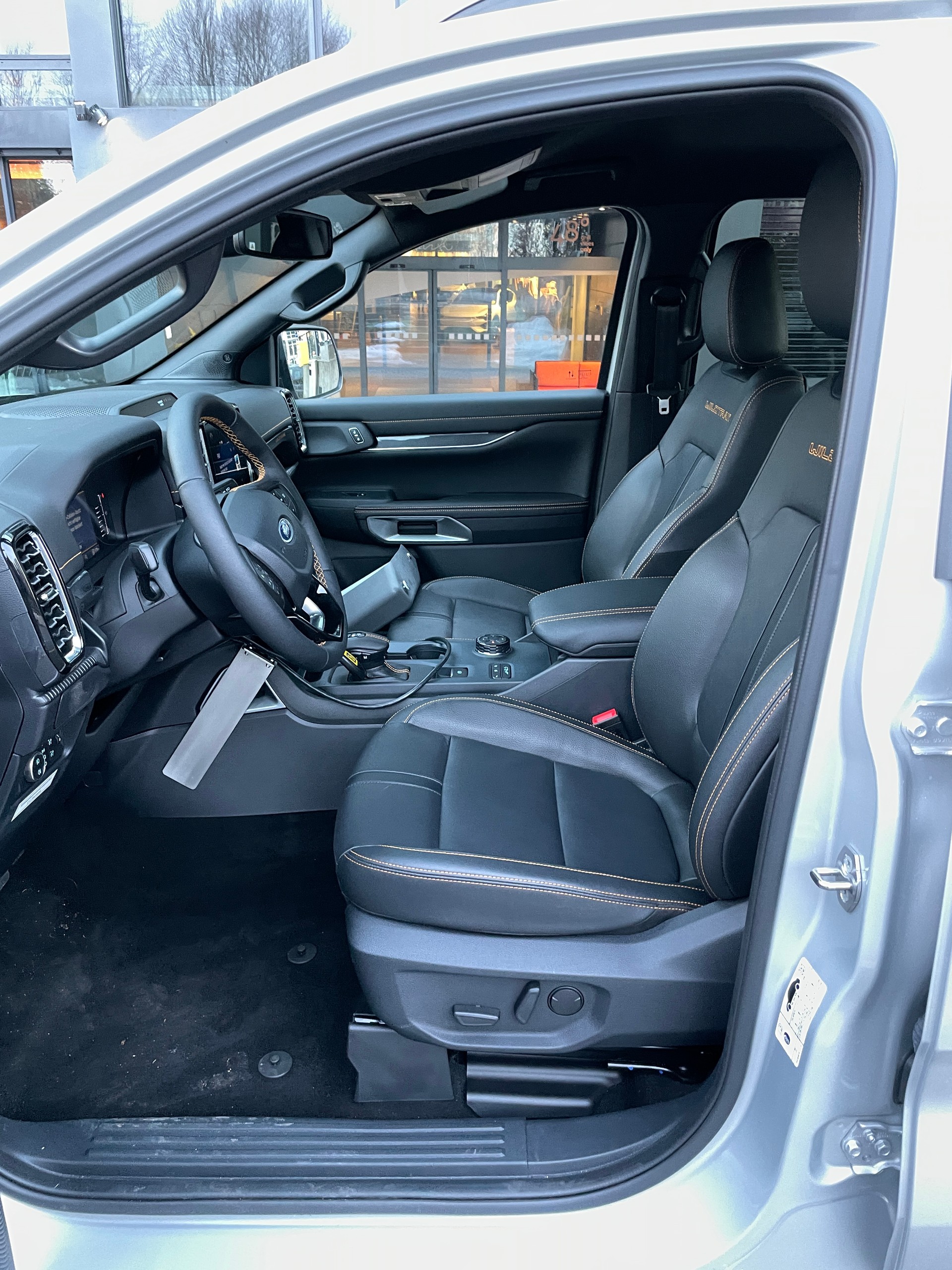 FORD Ranger Wildtrak 2.0 Eco Blue e-4WD Automat mit Schneepflug-image-12