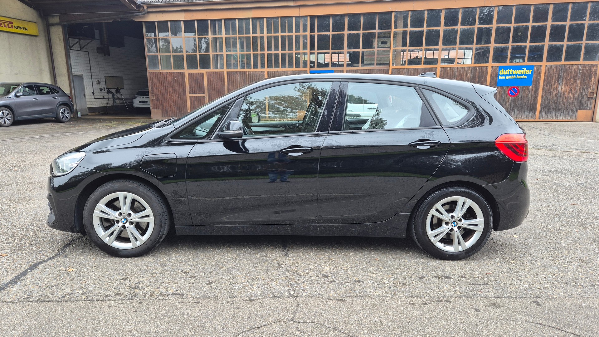 BMW 225xe iPerformance Active Tourer Steptronic-image-1