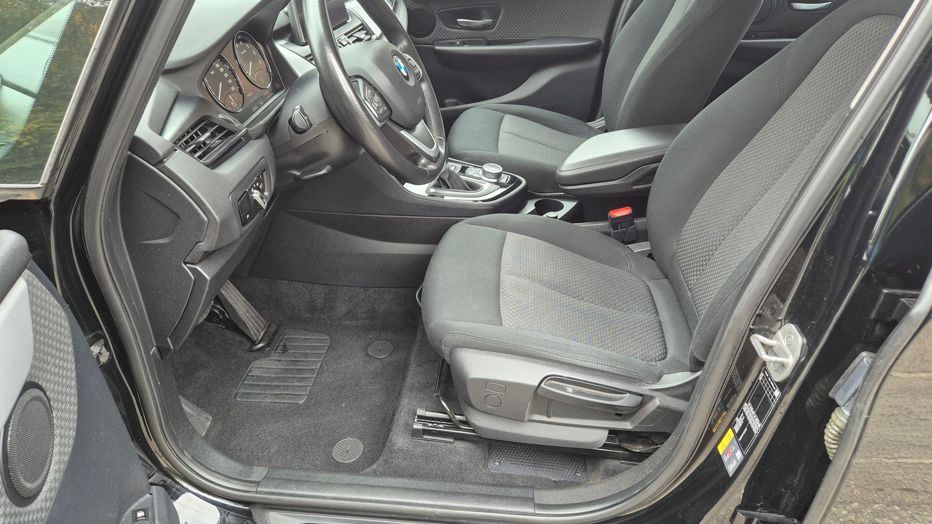 BMW 225xe iPerformance Active Tourer Steptronic-image-6
