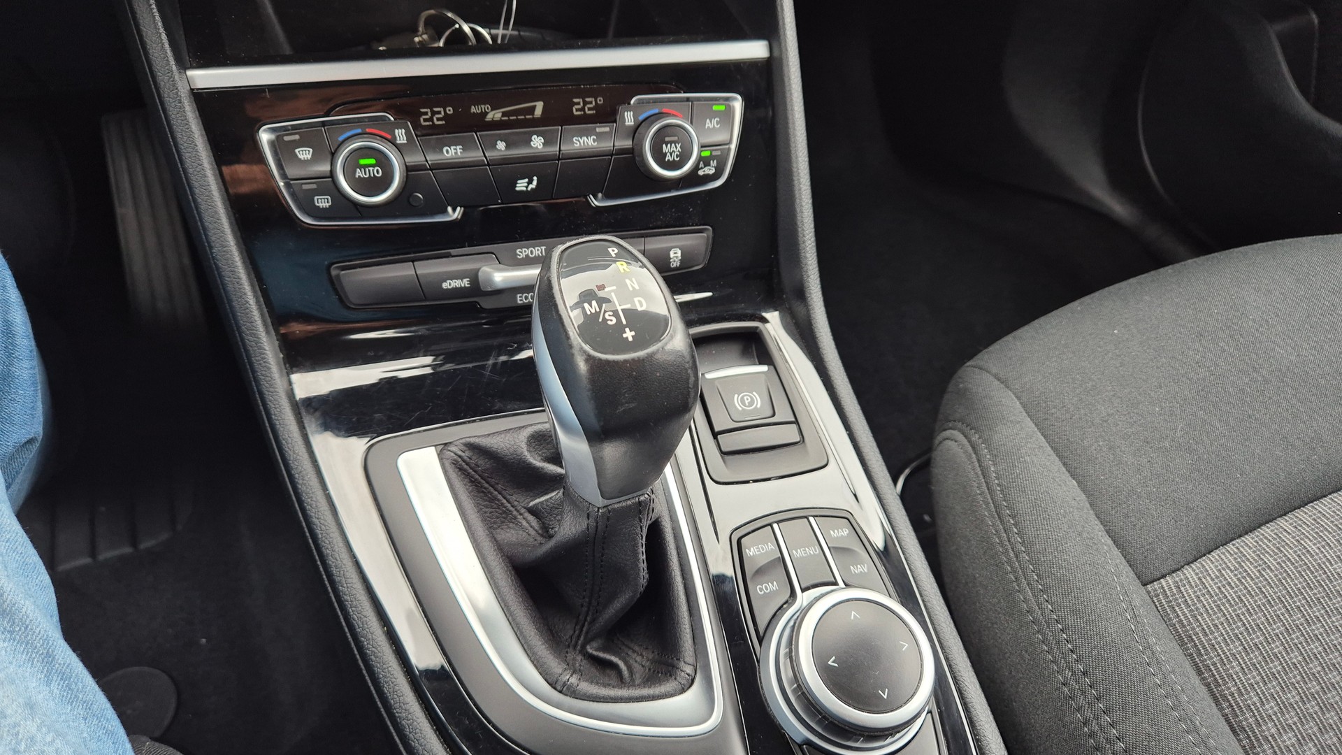BMW 225xe iPerformance Active Tourer Steptronic-image-9