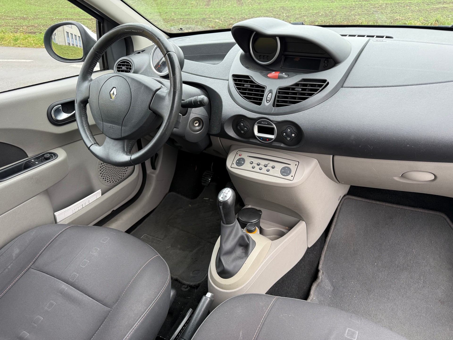 RENAULT Twingo 1.2 16V T GT-image-5
