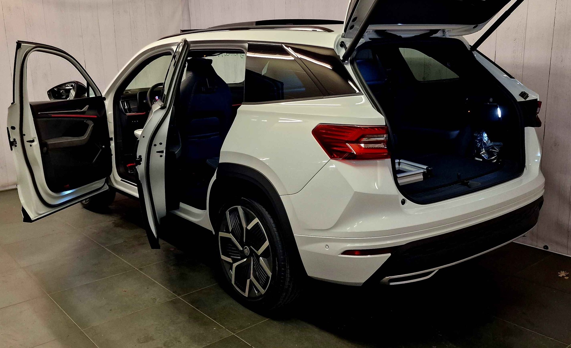 SKODA Kodiaq 2.0 TSI Sportline 4x4-image-17
