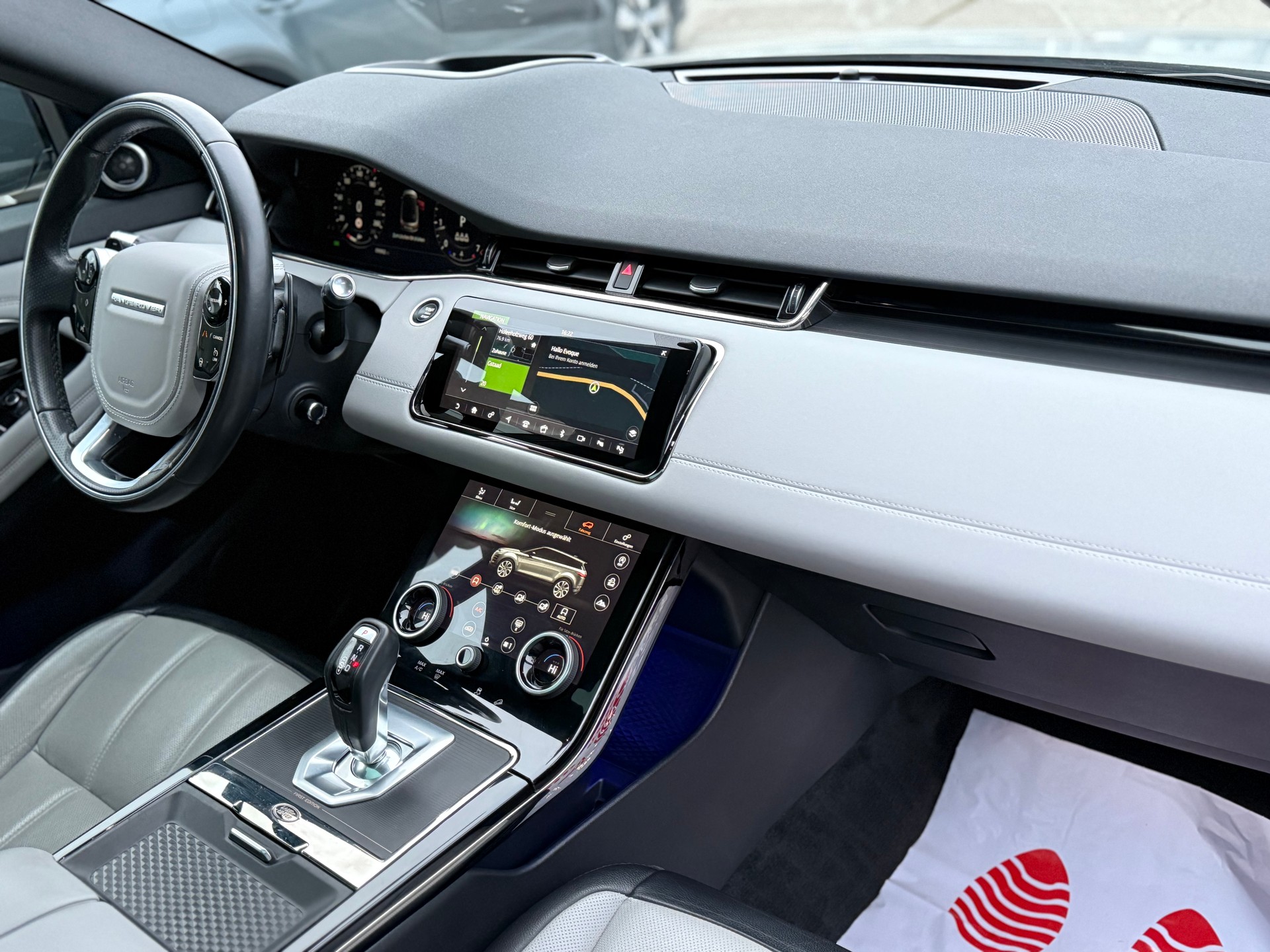 LAND ROVER Range Rover Evoque R-Dyn First Edi P 250 HSE AT9-image-13