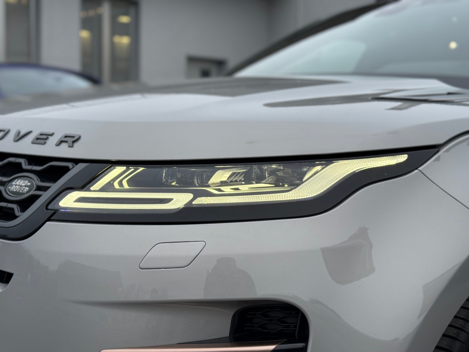 LAND ROVER Range Rover Evoque R-Dyn First Edi P 250 HSE AT9-image-7