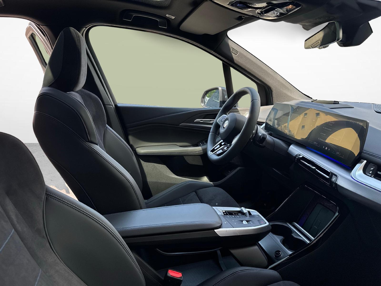 BMW 230e xDrive Active Tourer-image-9