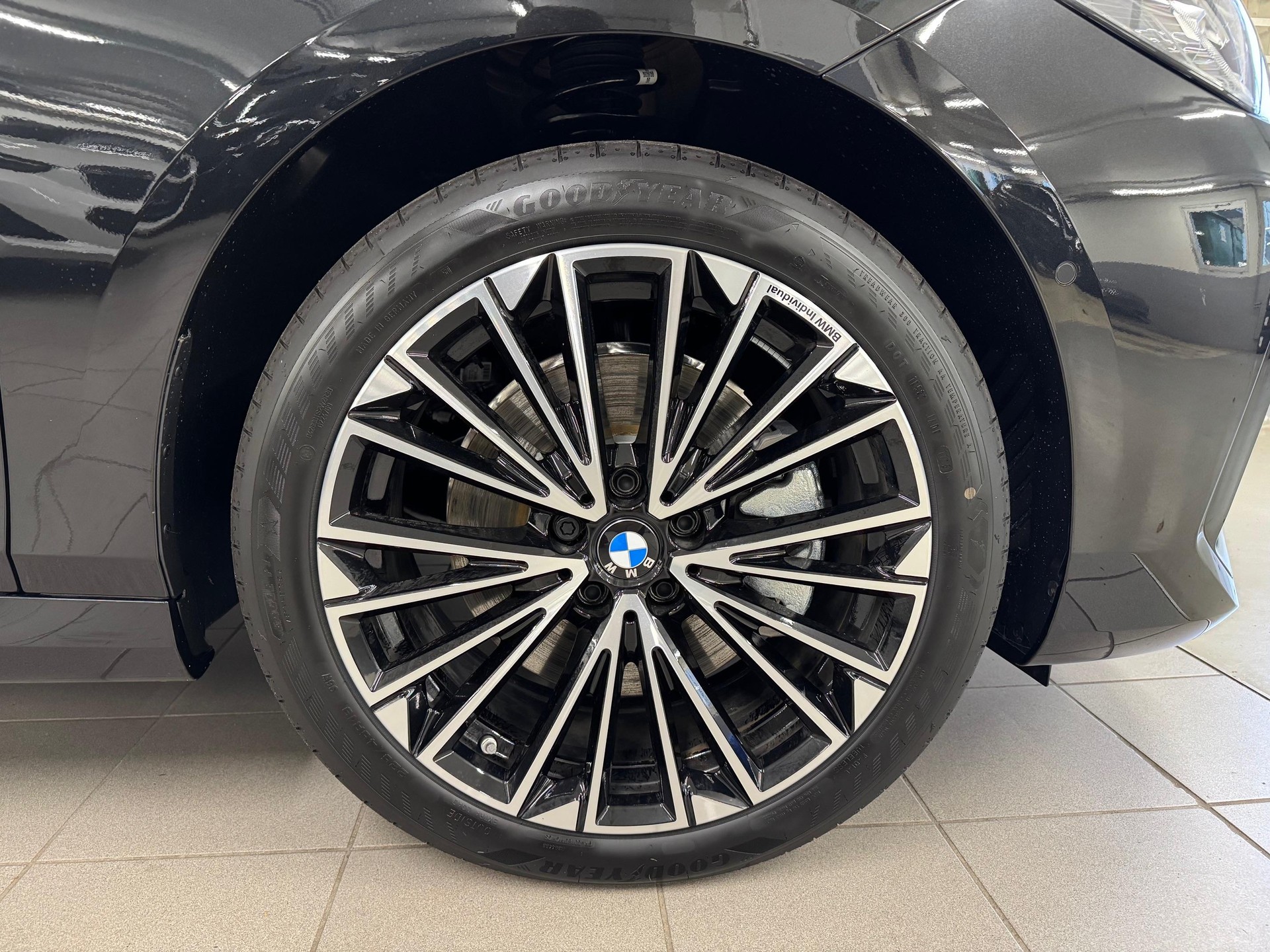 BMW 230e xDrive Active Tourer-image-6