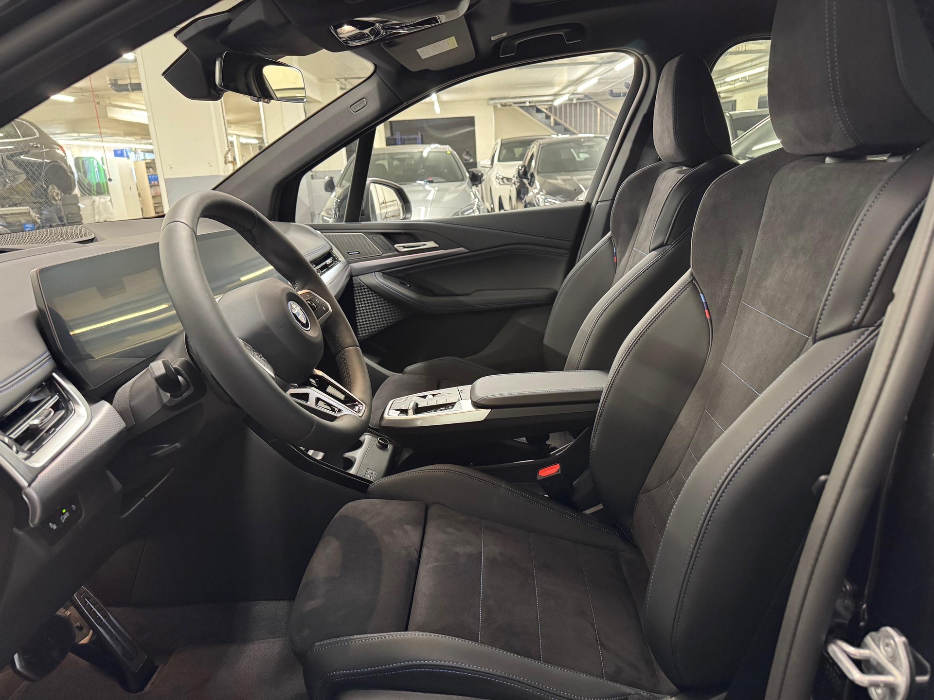 BMW 230e xDrive Active Tourer-image-5