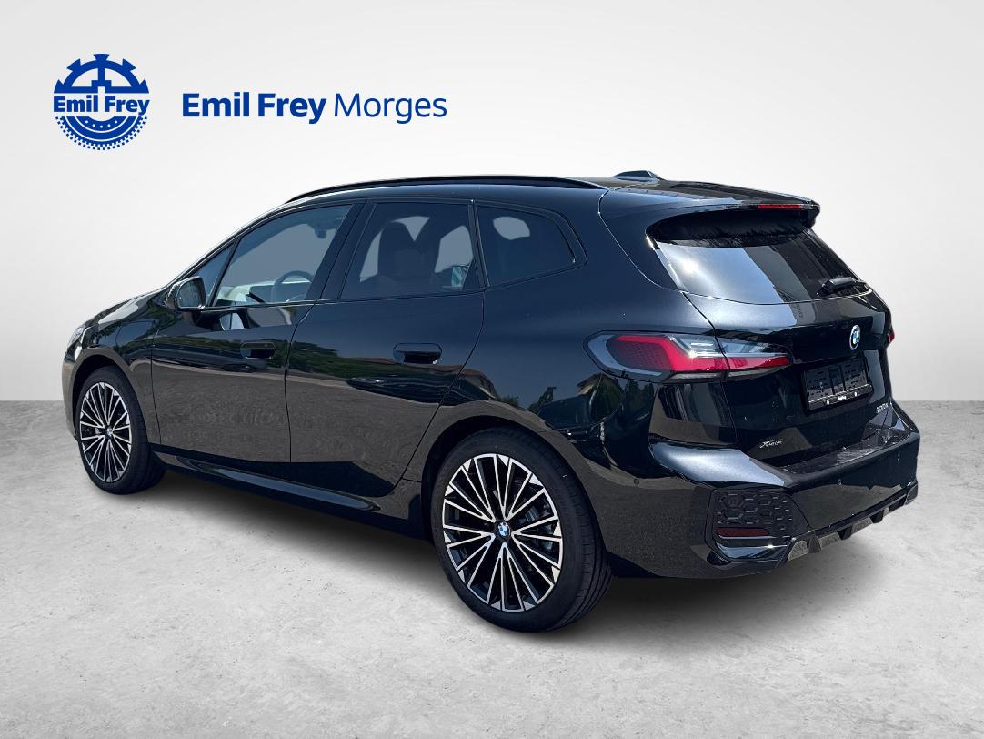 BMW 230e xDrive Active Tourer-image-2