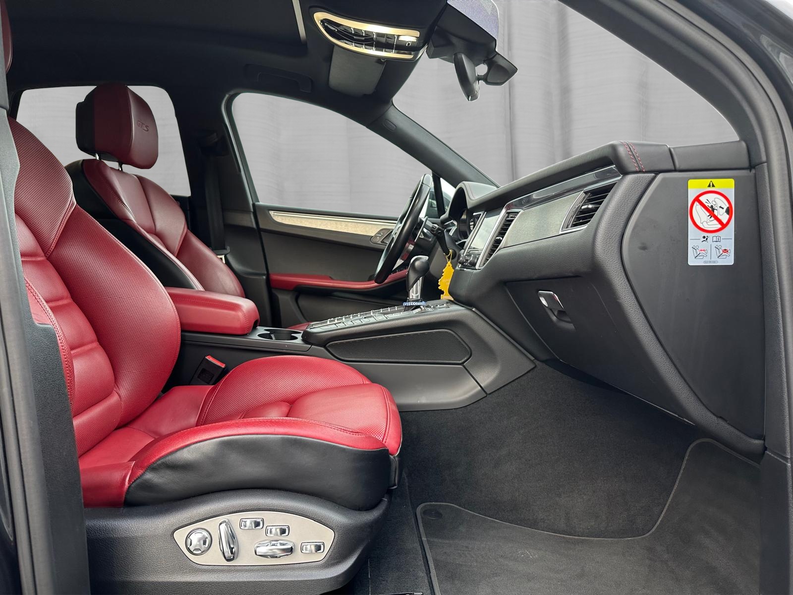 PORSCHE Macan GTS PDK-image-14