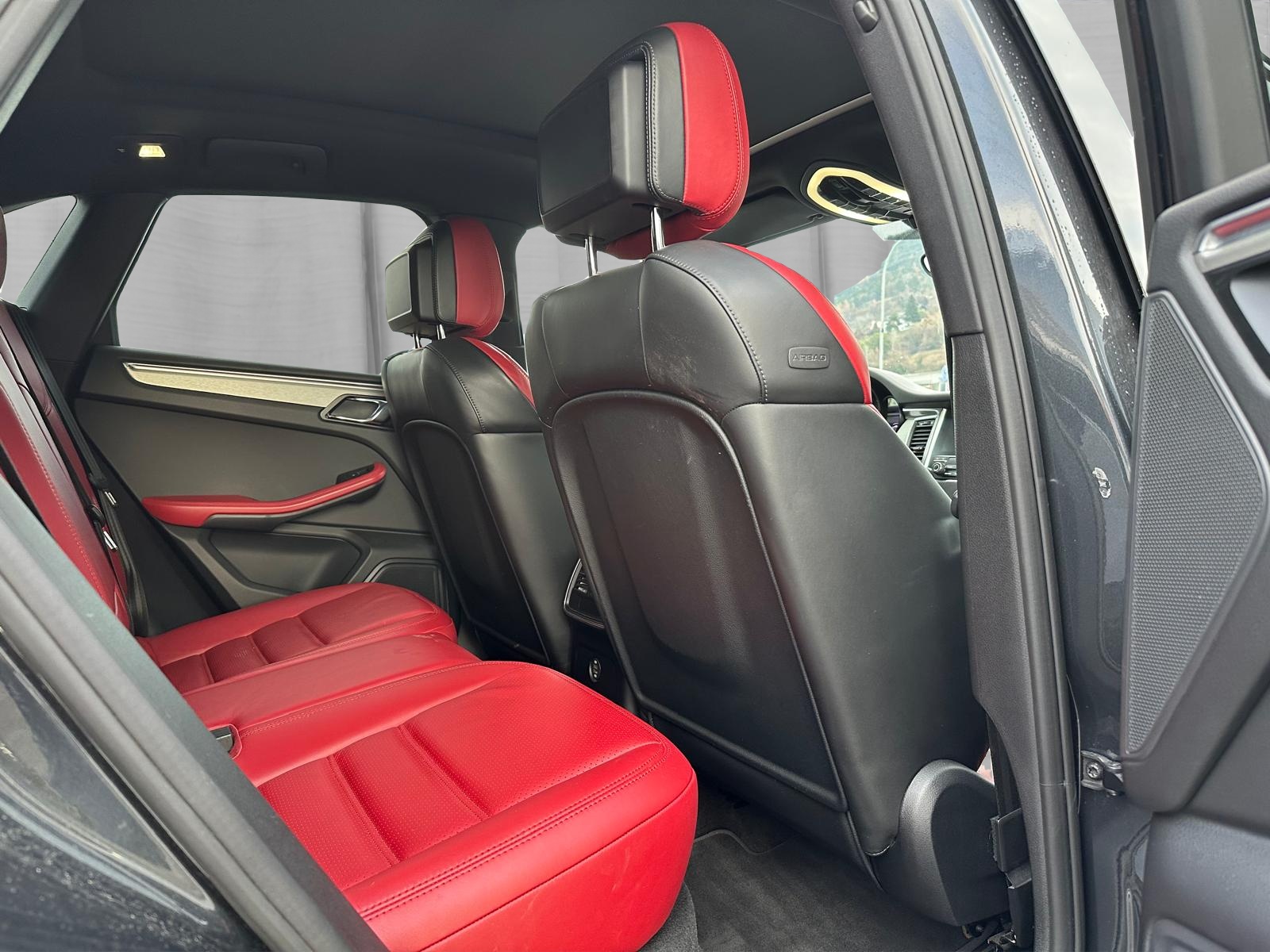 PORSCHE Macan GTS PDK-image-13