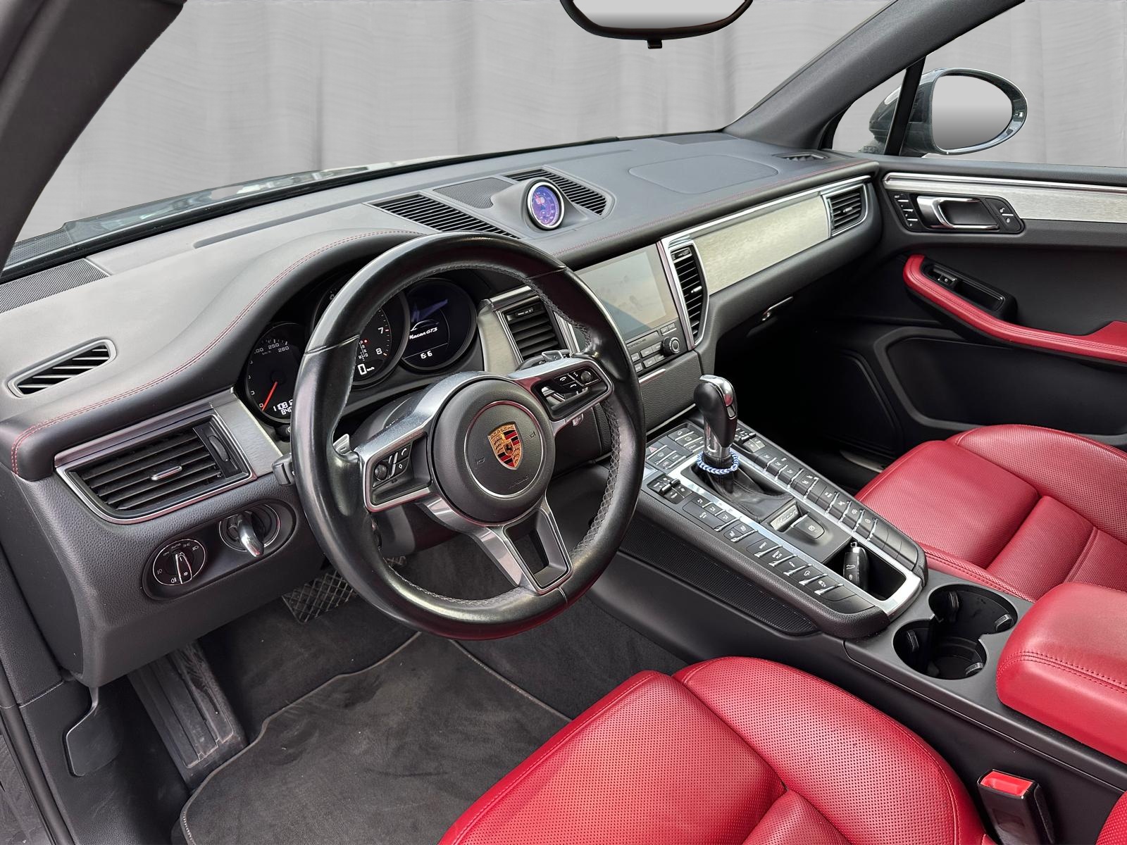 PORSCHE Macan GTS PDK-image-9