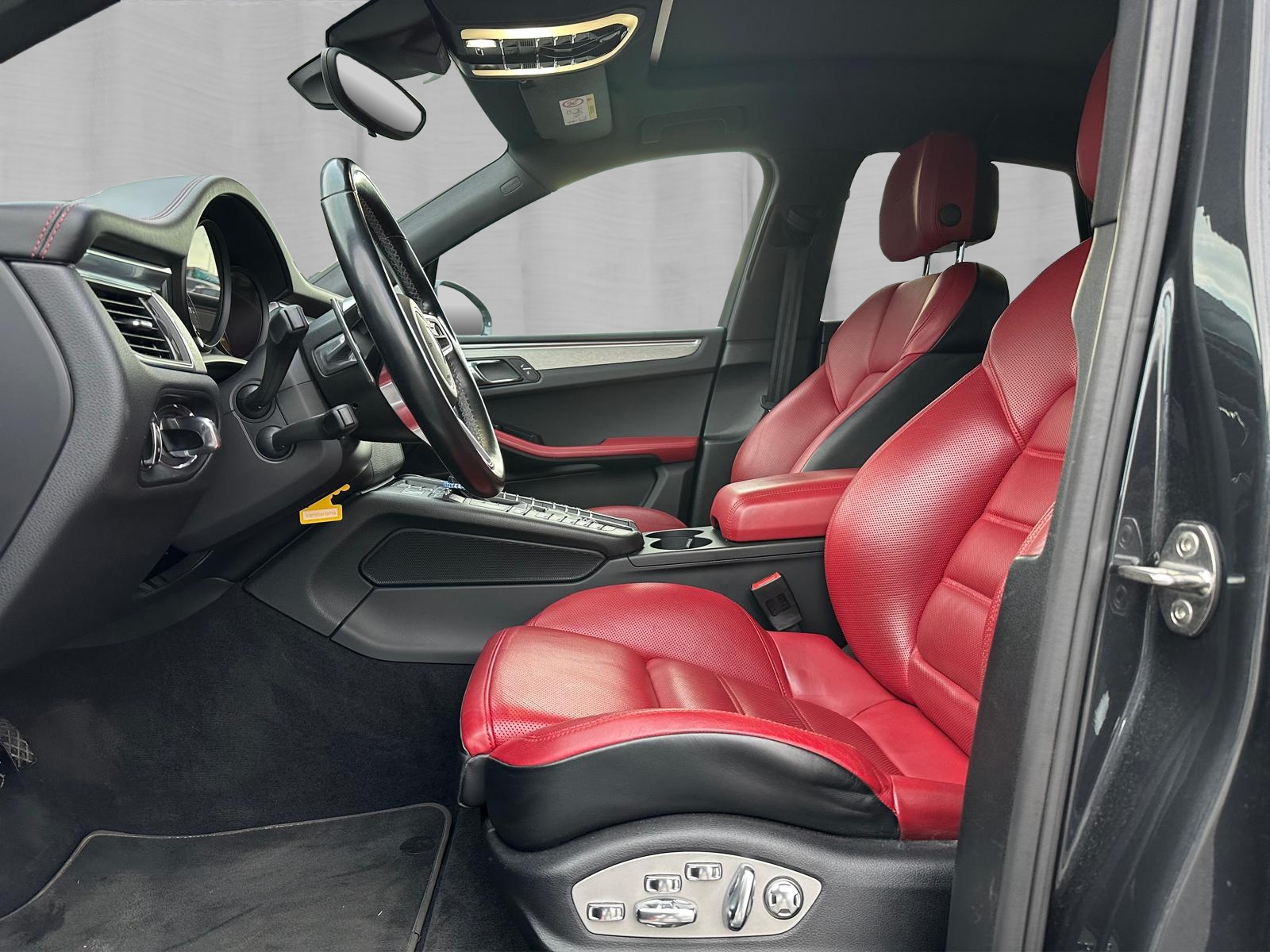 PORSCHE Macan GTS PDK-image-8