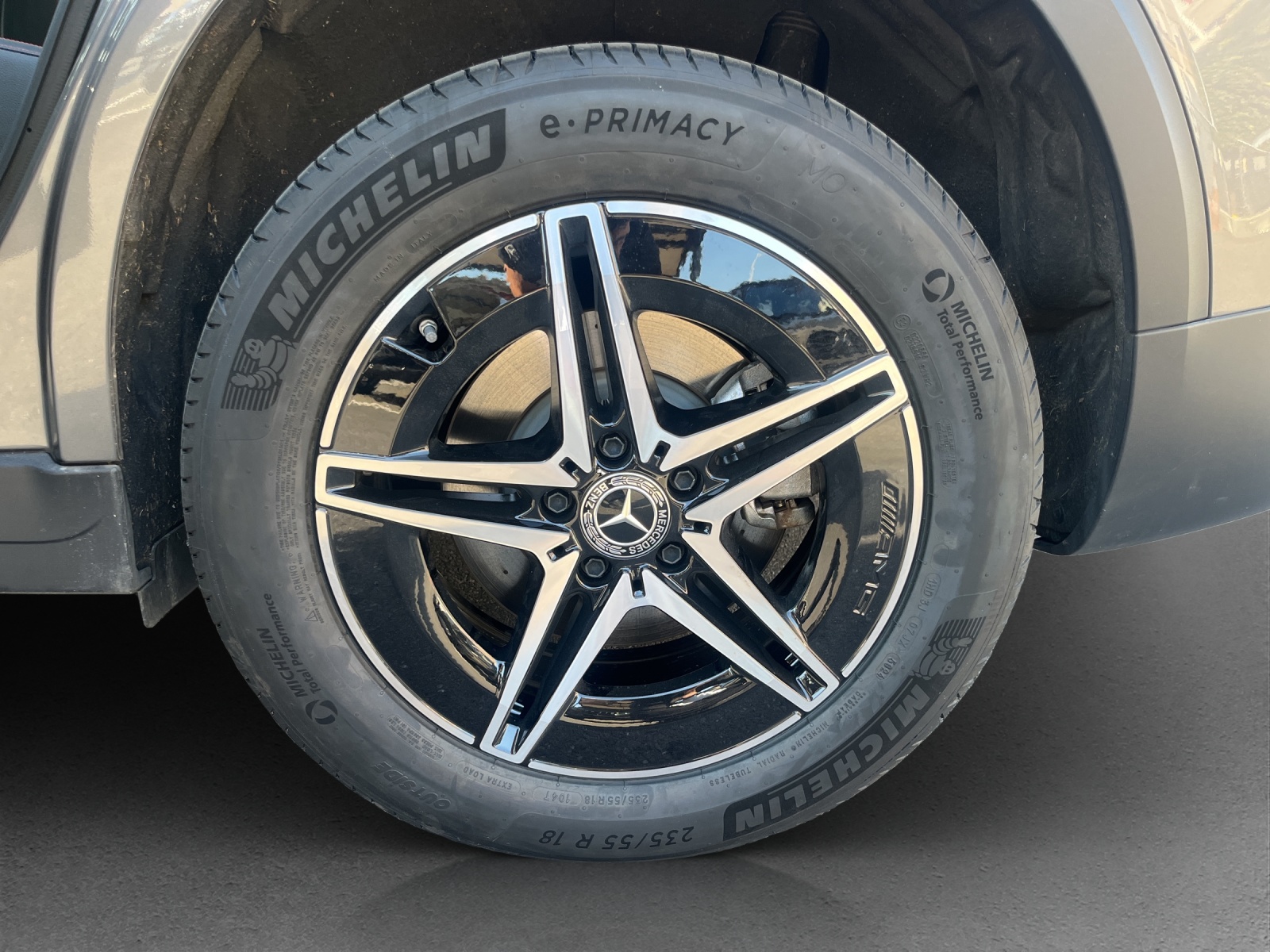 MERCEDES-BENZ EQB 350 4M Swiss Star-image-10