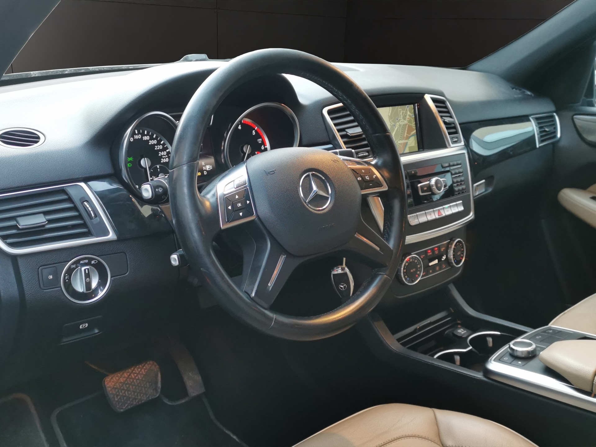 MERCEDES-BENZ ML 350 BlueTEC Executive 4Matic 7G-Tronic-image-10