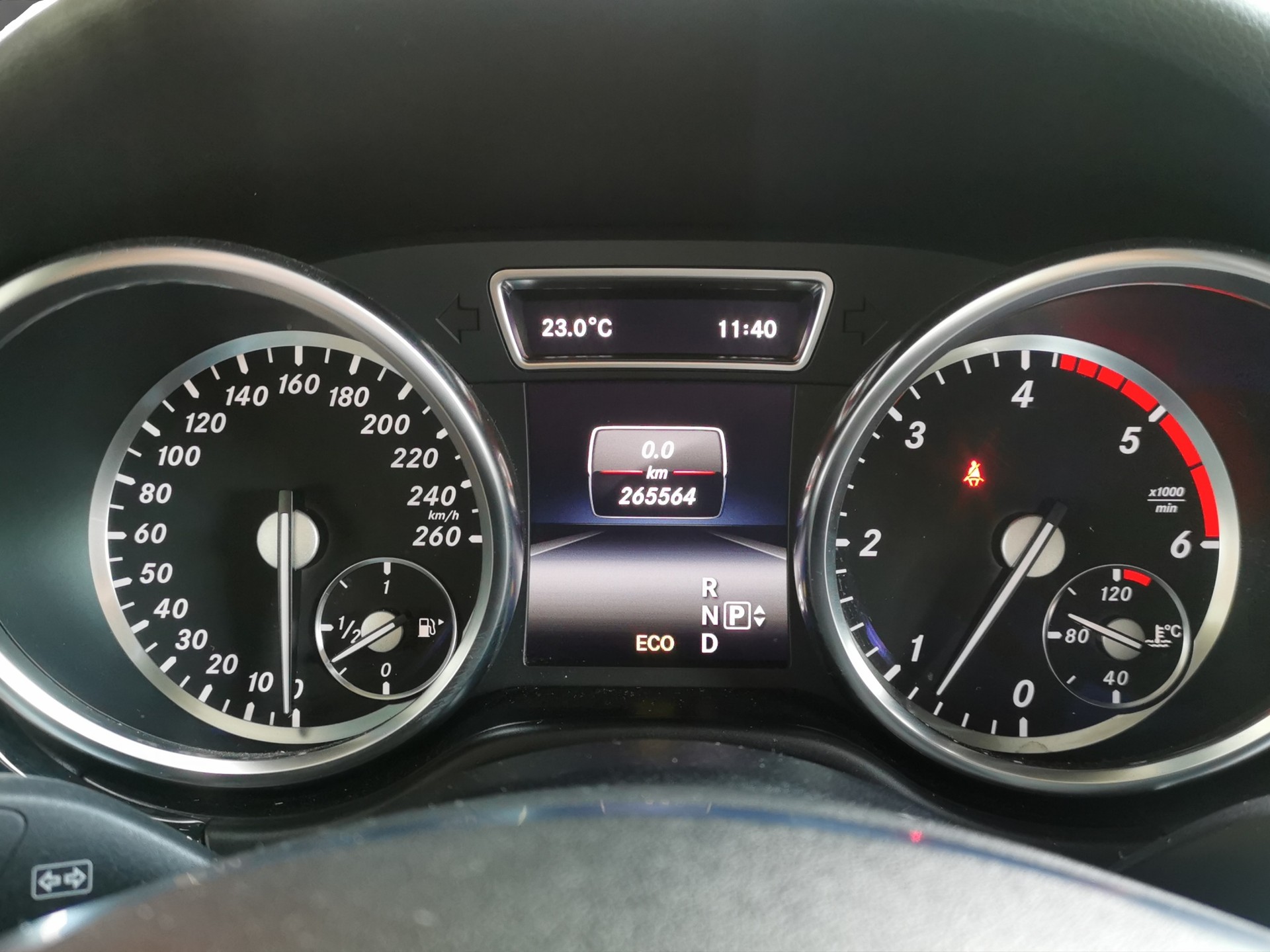 MERCEDES-BENZ ML 350 BlueTEC Executive 4Matic 7G-Tronic-image-18