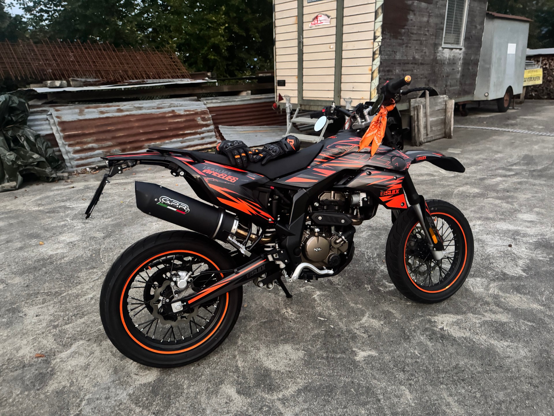 KL KXE-image-2