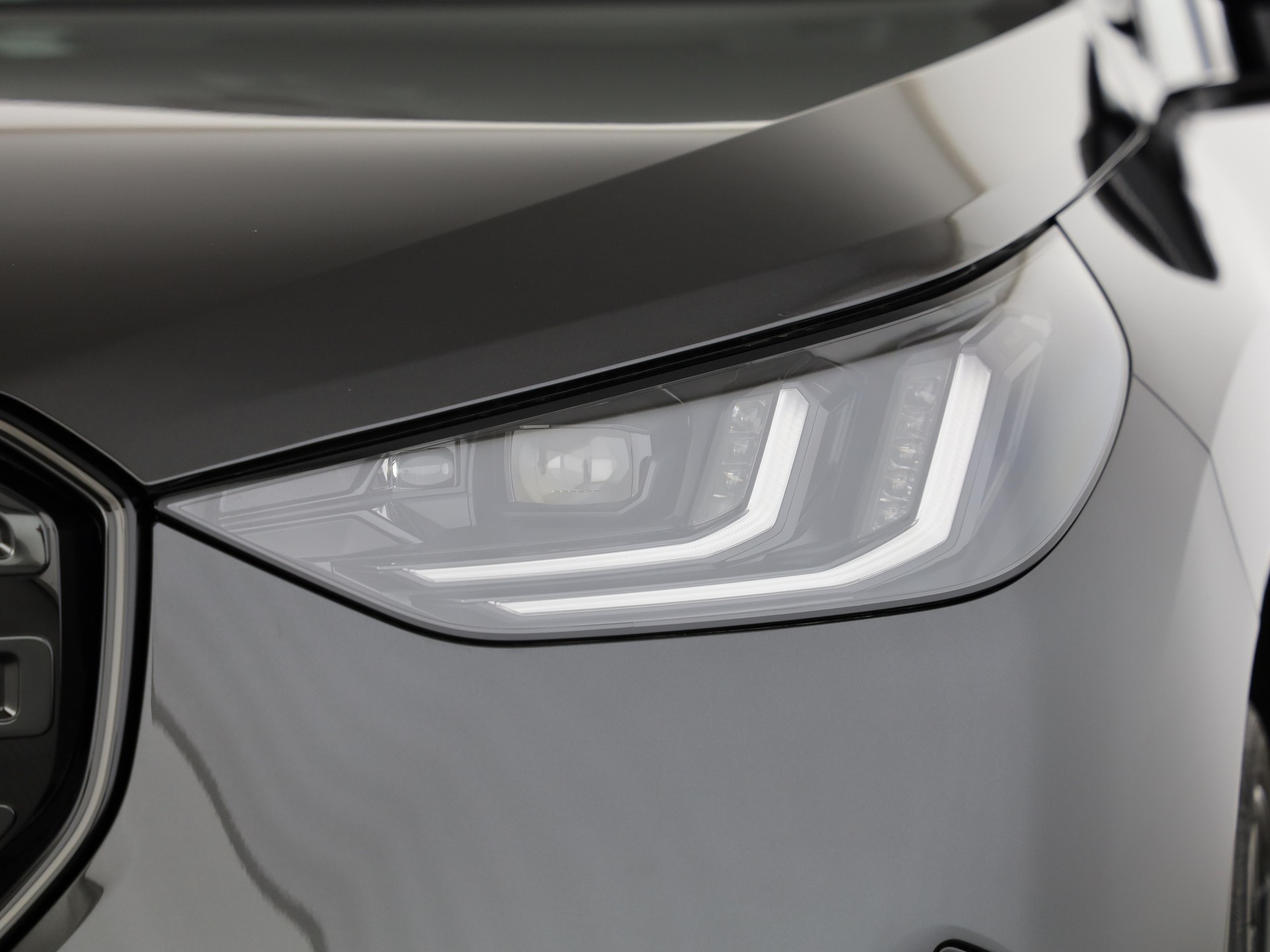 BMW X3 M50i-image-5