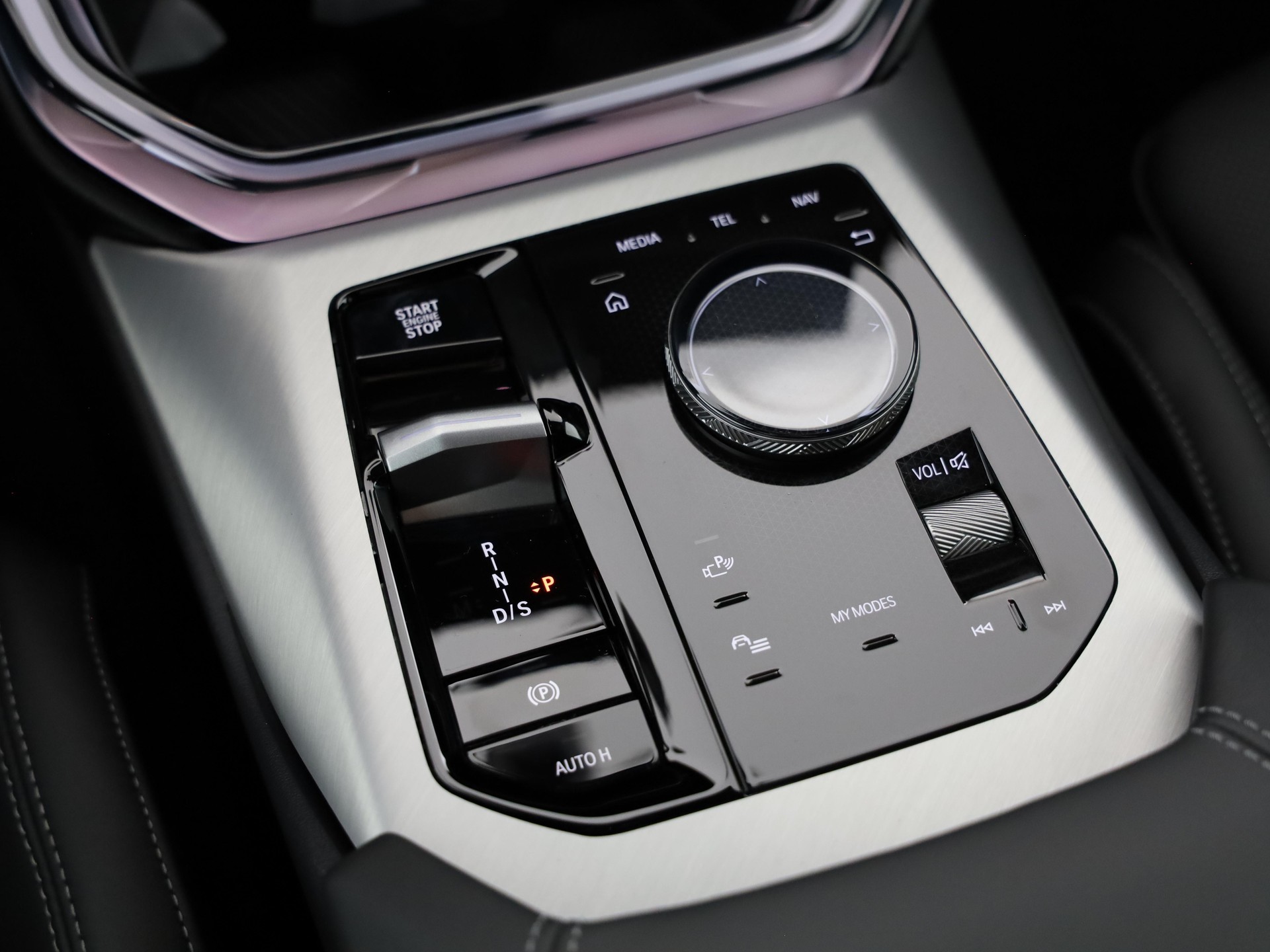 BMW X3 M50i-image-18