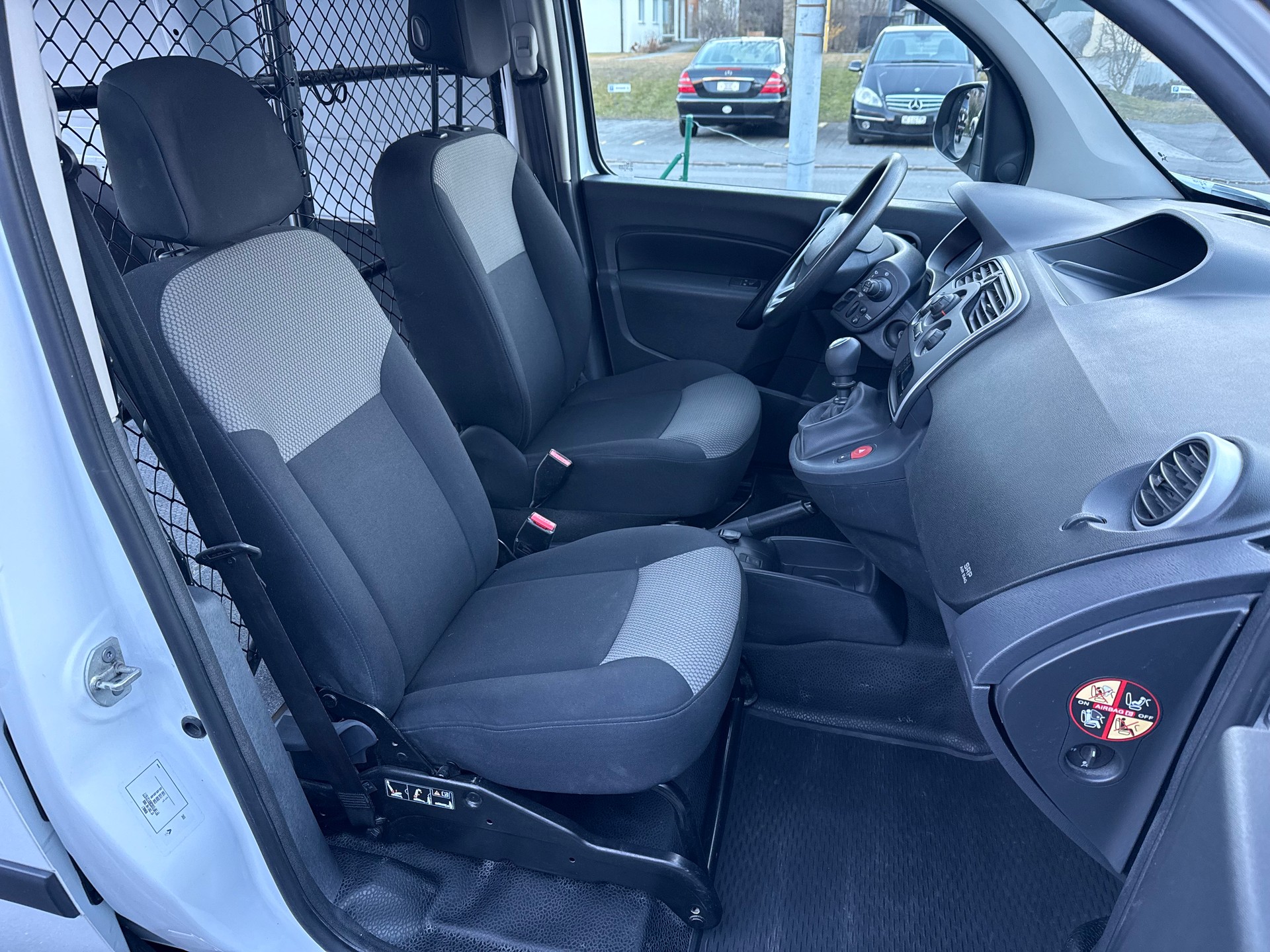 RENAULT KANGOO Expr. Maxi 1.5 dCi 95 Business S/S-image-8