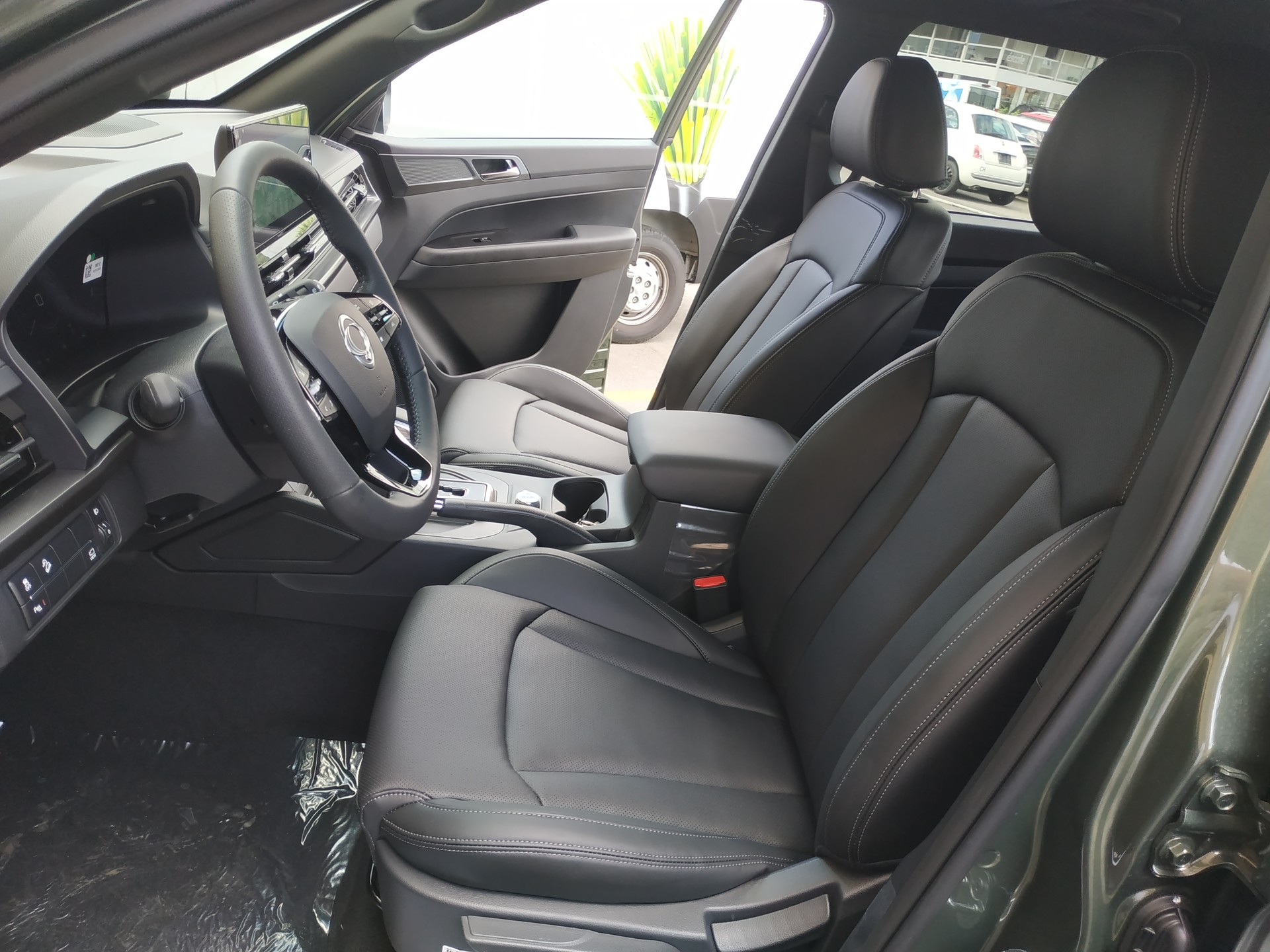 KGM-SsangYong Musso 2.2 Blackline 4WD Automat-image-11