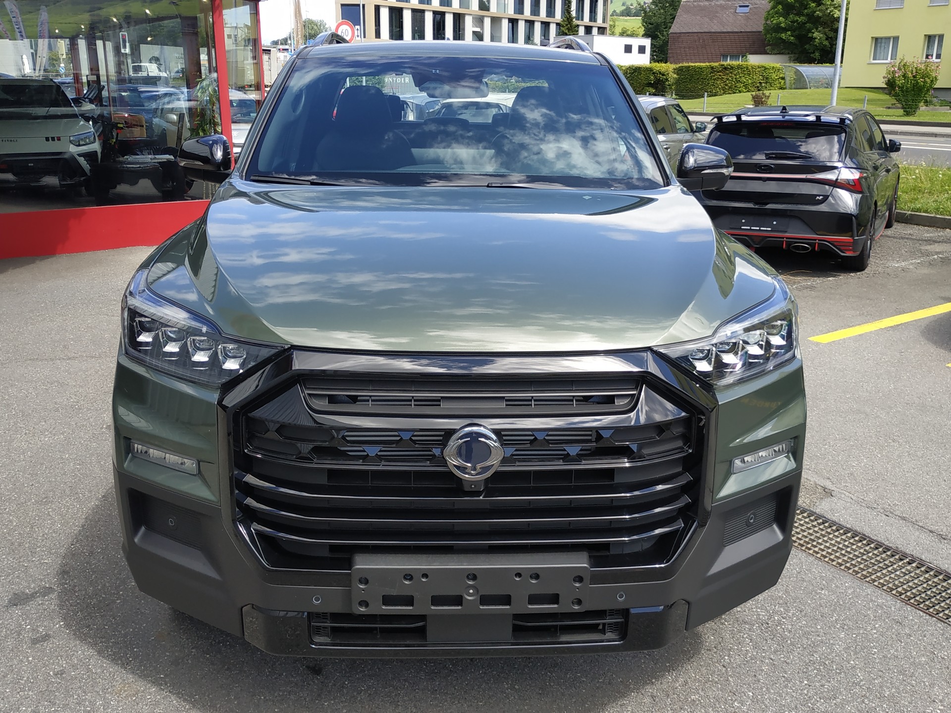 KGM-SsangYong Musso 2.2 Blackline 4WD Automat-showroom-element-3