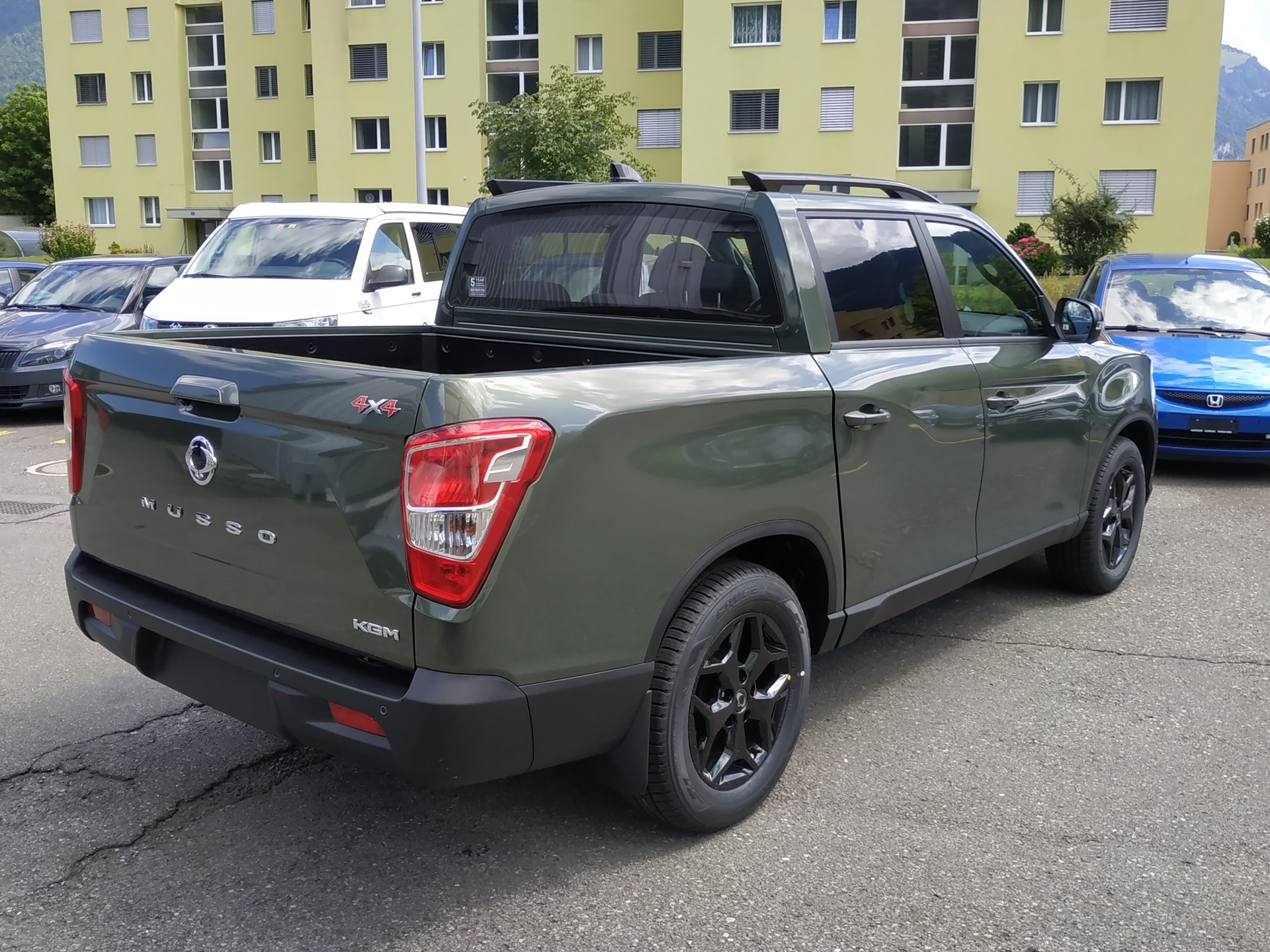 KGM-SsangYong Musso 2.2 Blackline 4WD Automat-image-6