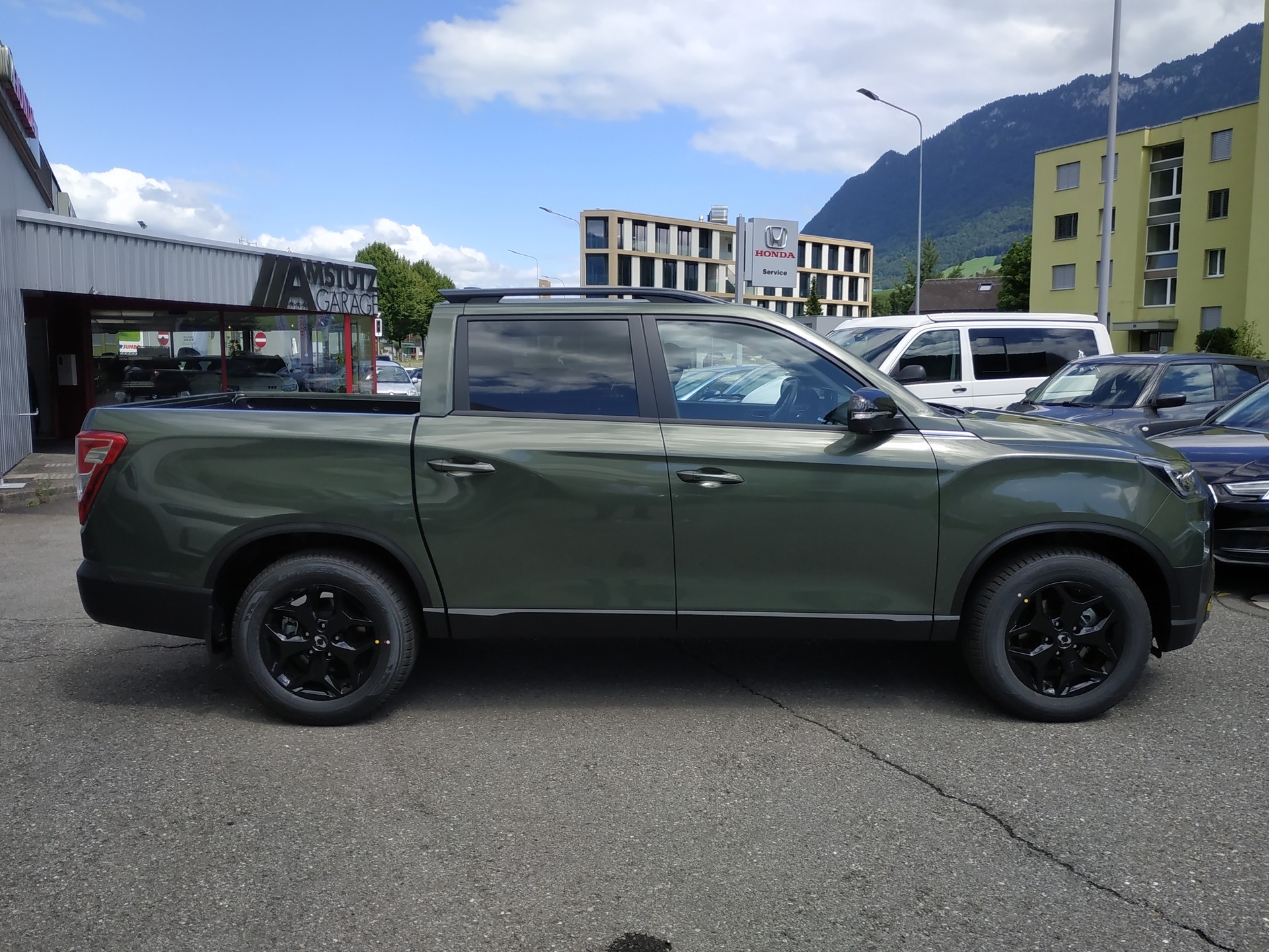 KGM-SsangYong Musso 2.2 Blackline 4WD Automat-image-5