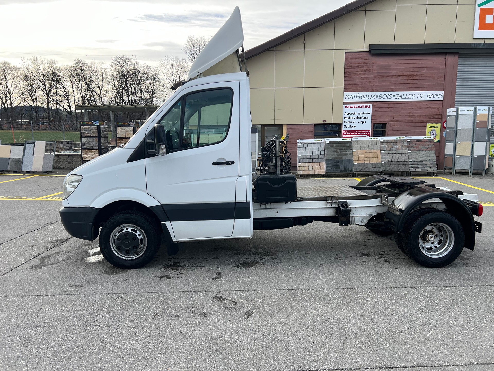 MERCEDES-BENZ Sprinter 519 CDI 3.0 V6 Diesel - Clima - Tracteur à sellette-image-6