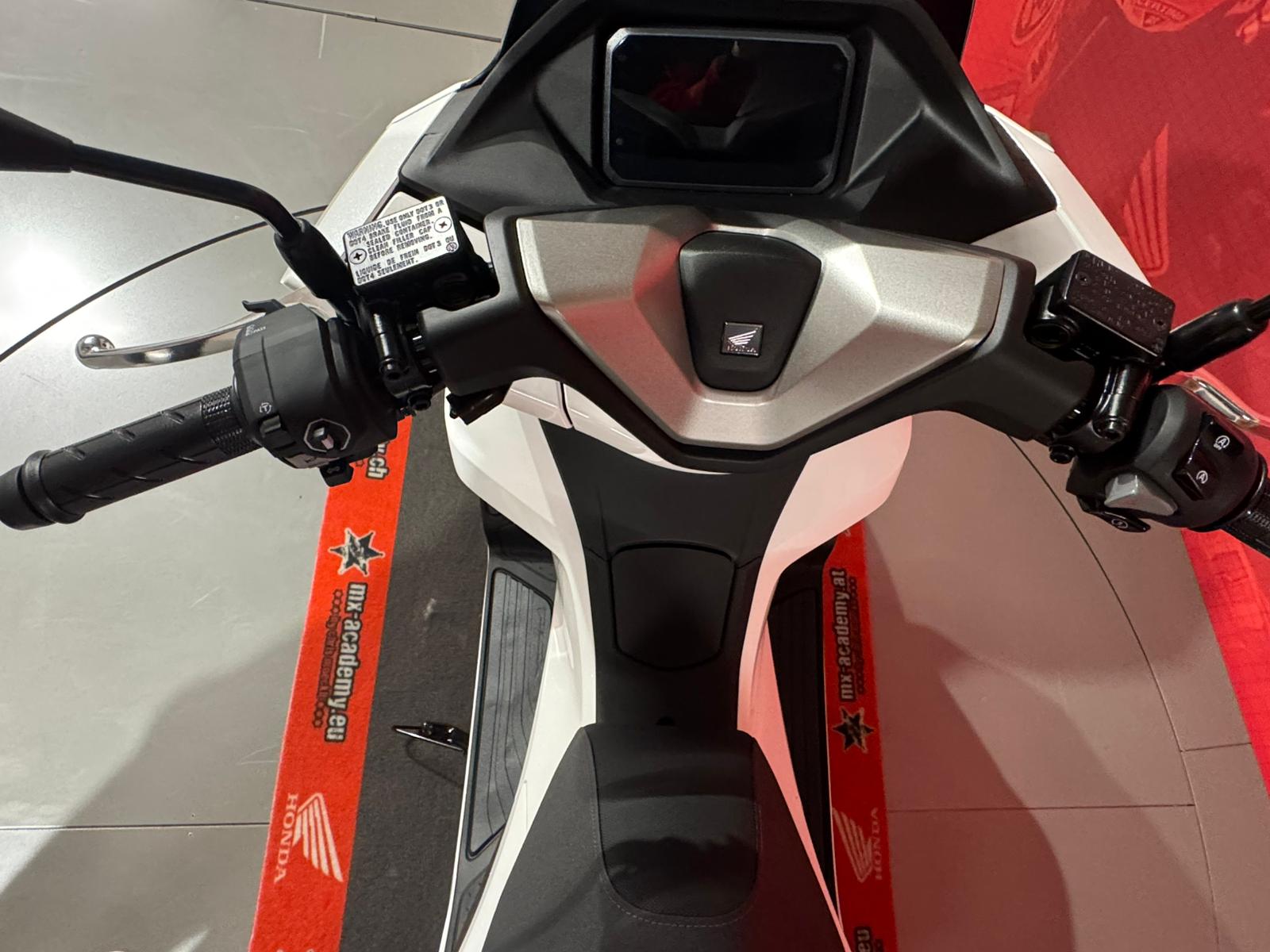 HONDA PCX 125 DX - *Neufahrzeug*-showroom-element-3