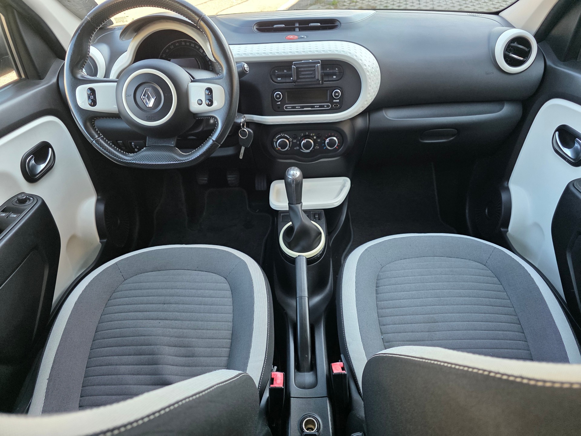 RENAULT Twingo 1.0 Life Frisch ab Mfk neue sommerreifen-image-8