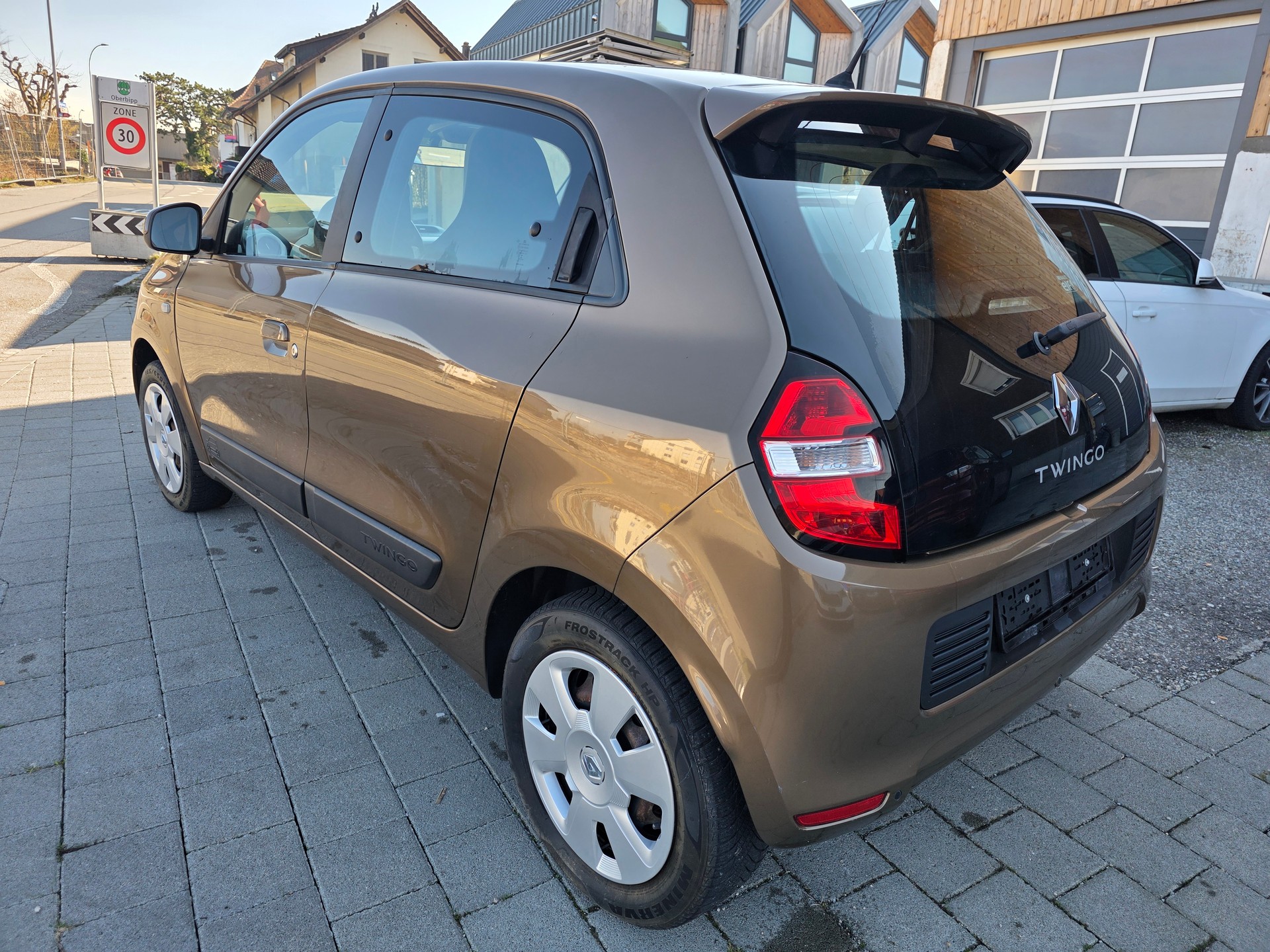 RENAULT Twingo 1.0 Life Frisch ab Mfk neue sommerreifen-image-15