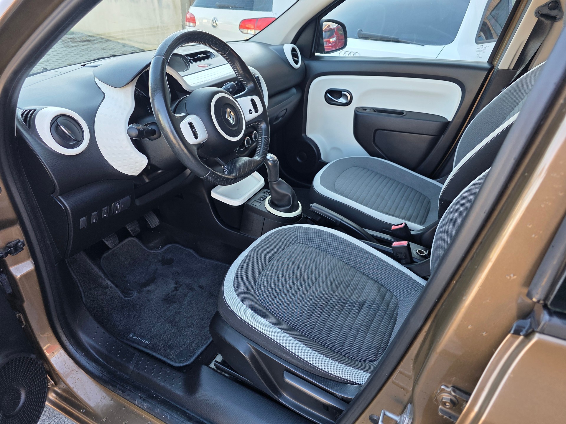 RENAULT Twingo 1.0 Life Frisch ab Mfk neue sommerreifen-image-7
