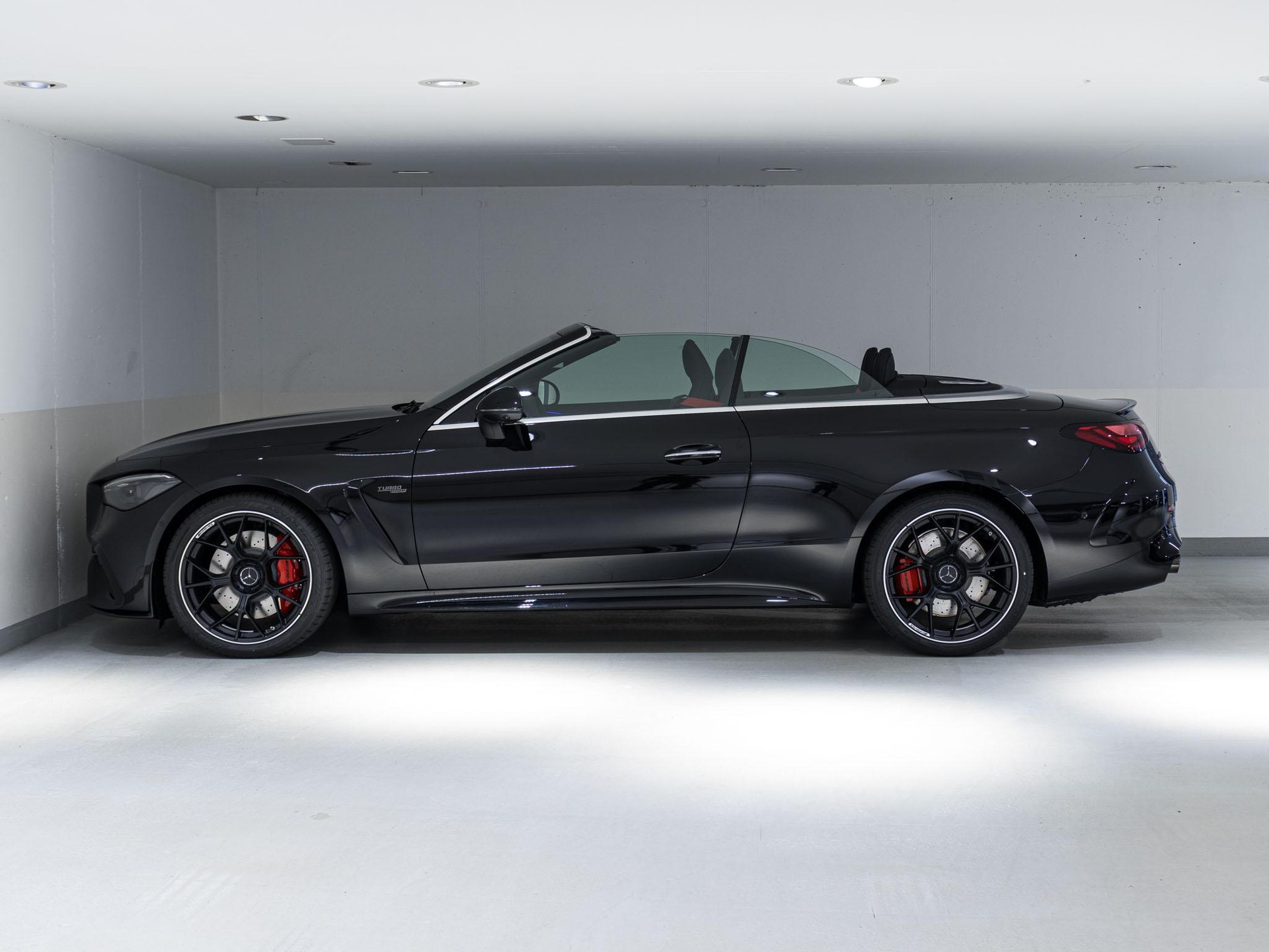 MERCEDES-BENZ CLE 53 AMG 4MATIC+ Cabriolet-image-4