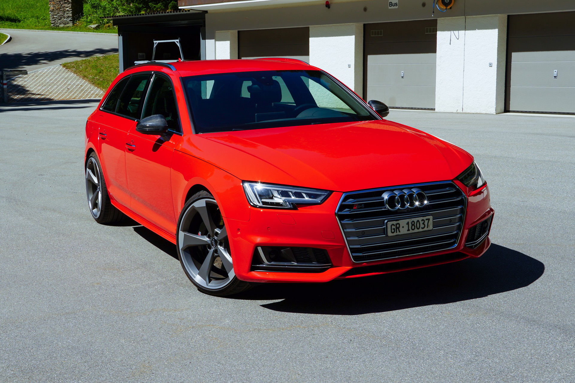 AUDI S4 Avant 3.0 TFSI quattro tiptronic-image-0