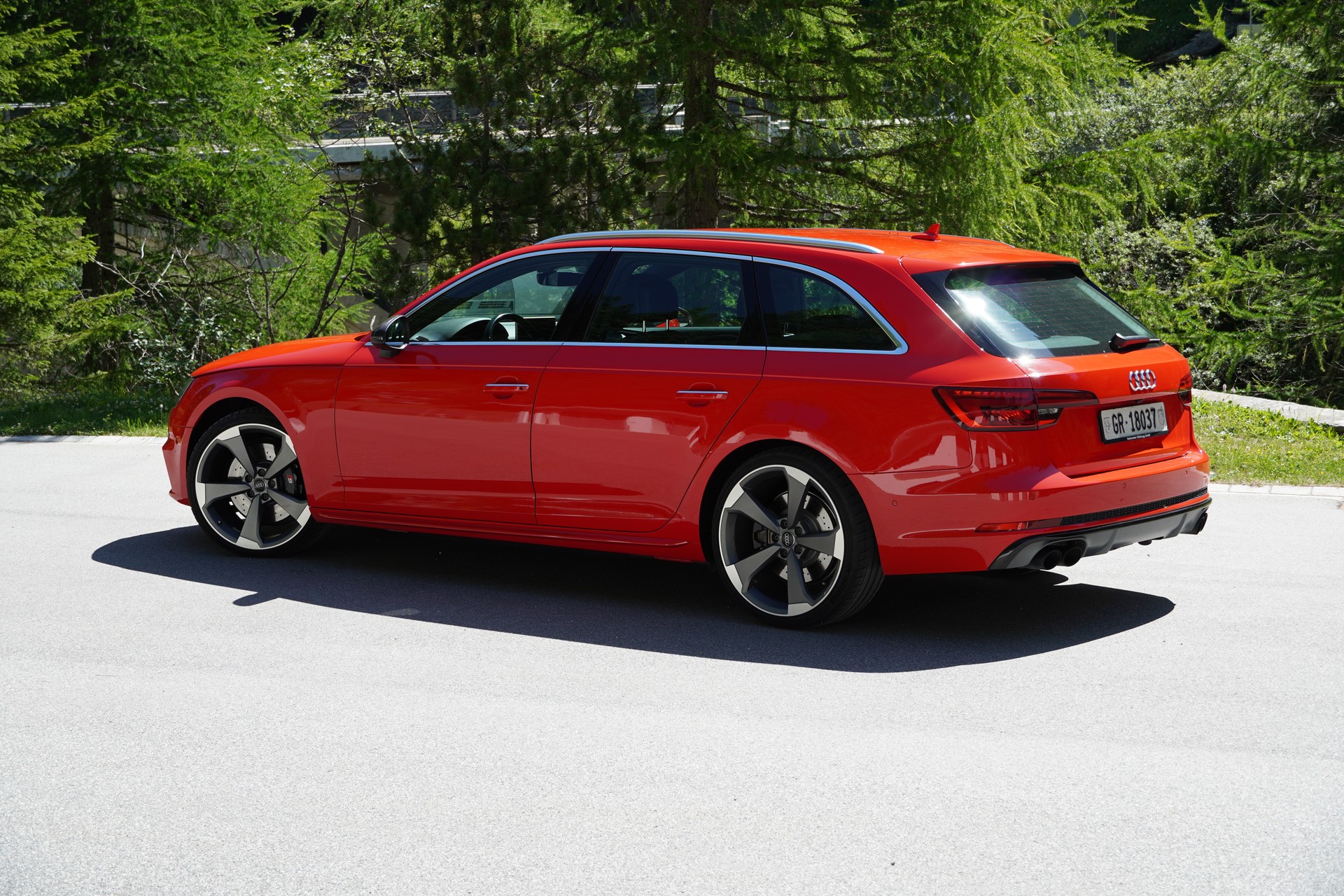 AUDI S4 Avant 3.0 TFSI quattro tiptronic-image-2