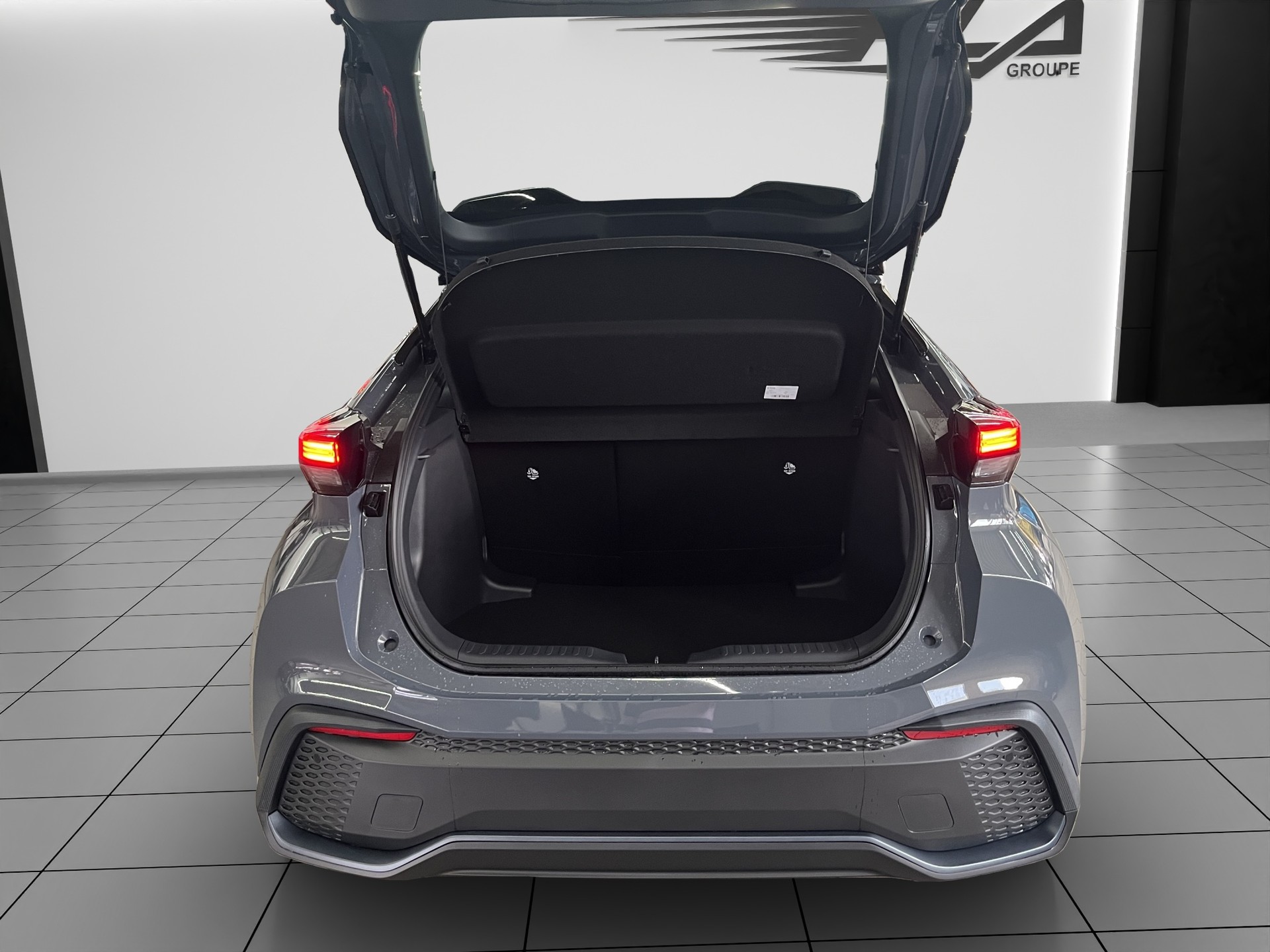 TOYOTA C-HR 1.8 HEV Comfort-image-13