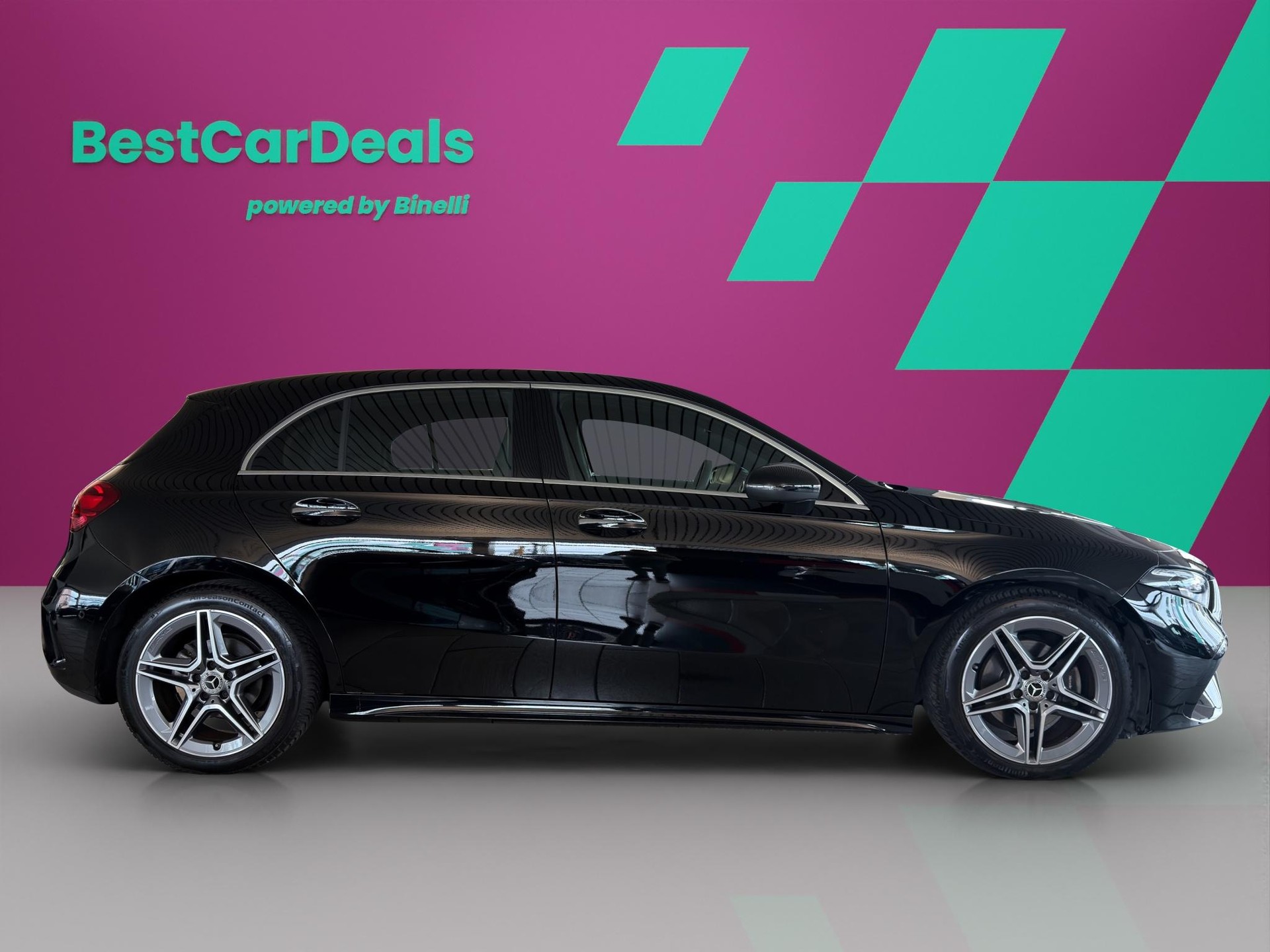 MERCEDES-BENZ A 200 d AMG Line-image-1