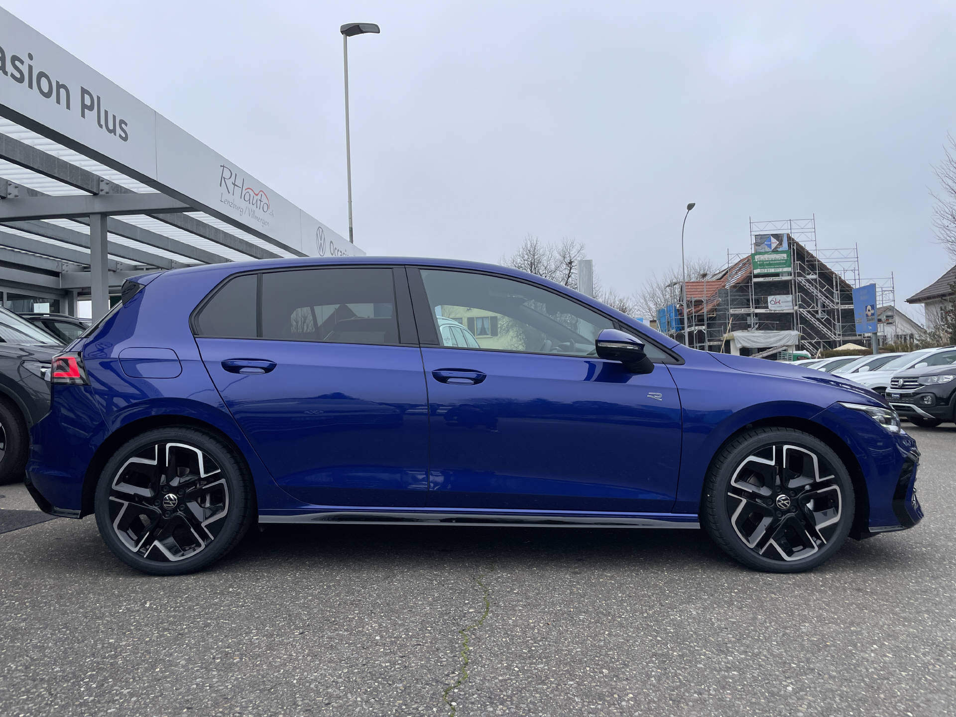 VW Golf VIII 1.5 eTSI R-Line DSG-showroom-element-2