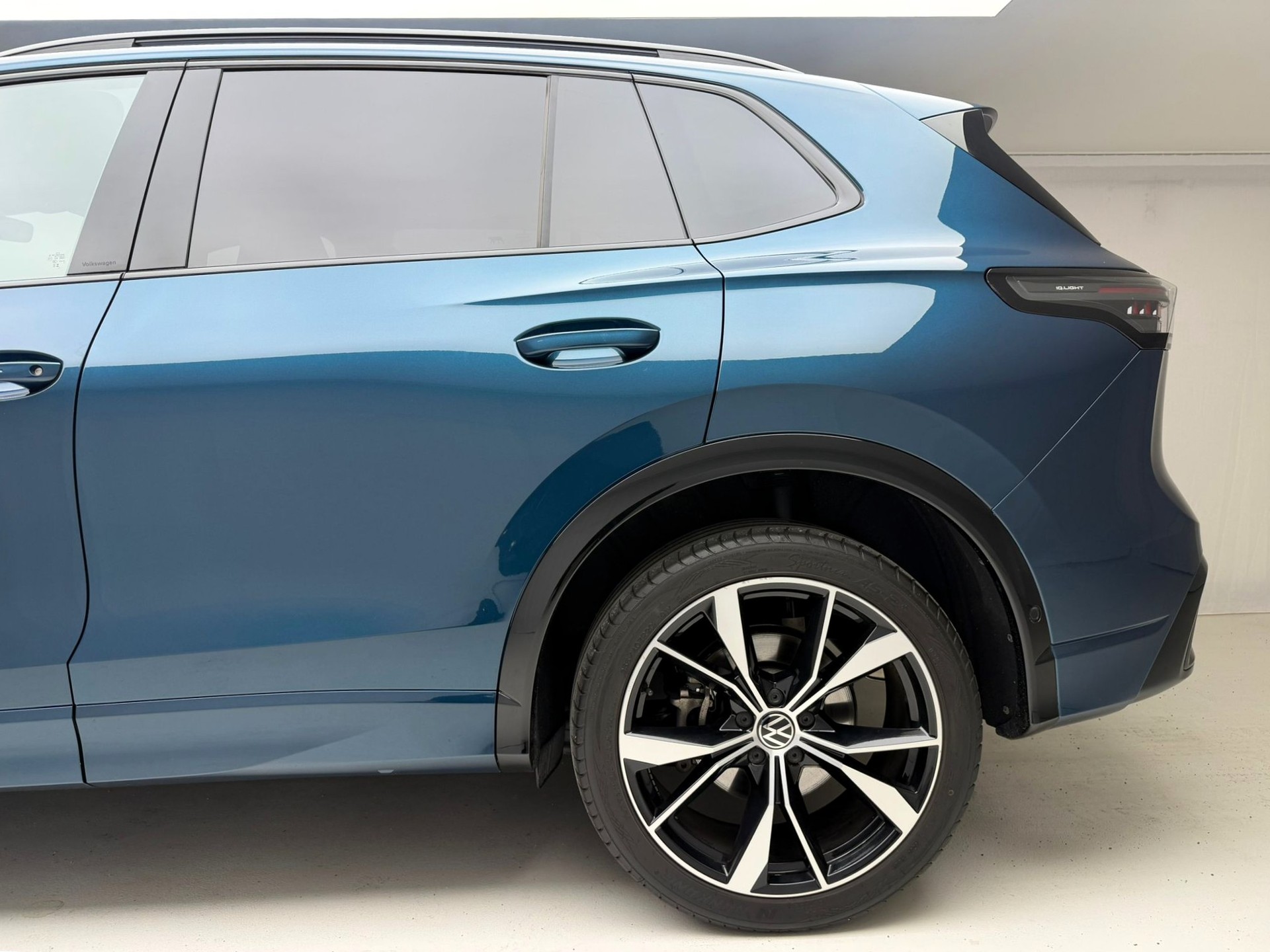 VW Tiguan 2.0 TSI DSG R-Line 4Motion-image-11