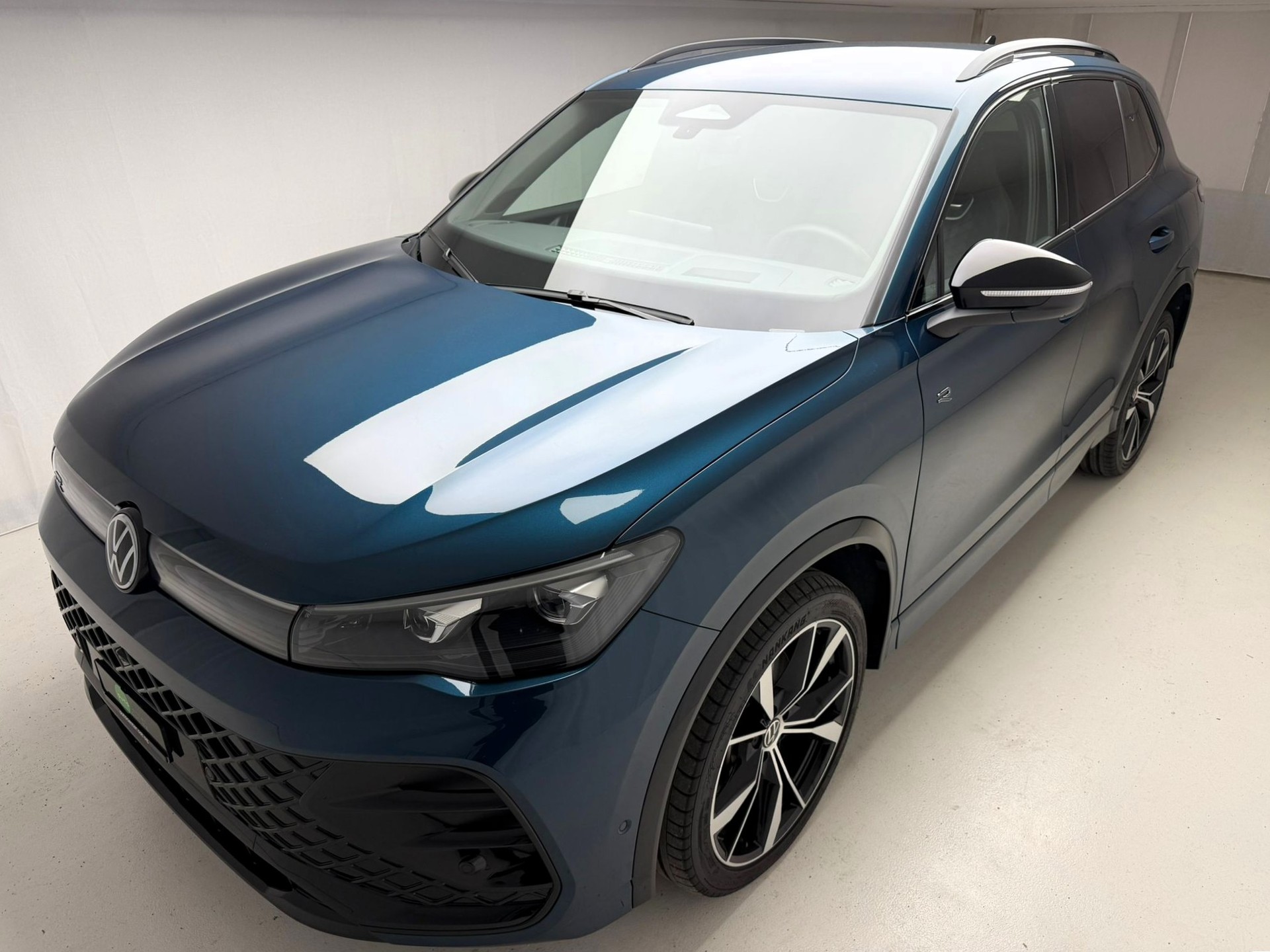 VW Tiguan 2.0 TSI DSG R-Line 4Motion-image-4
