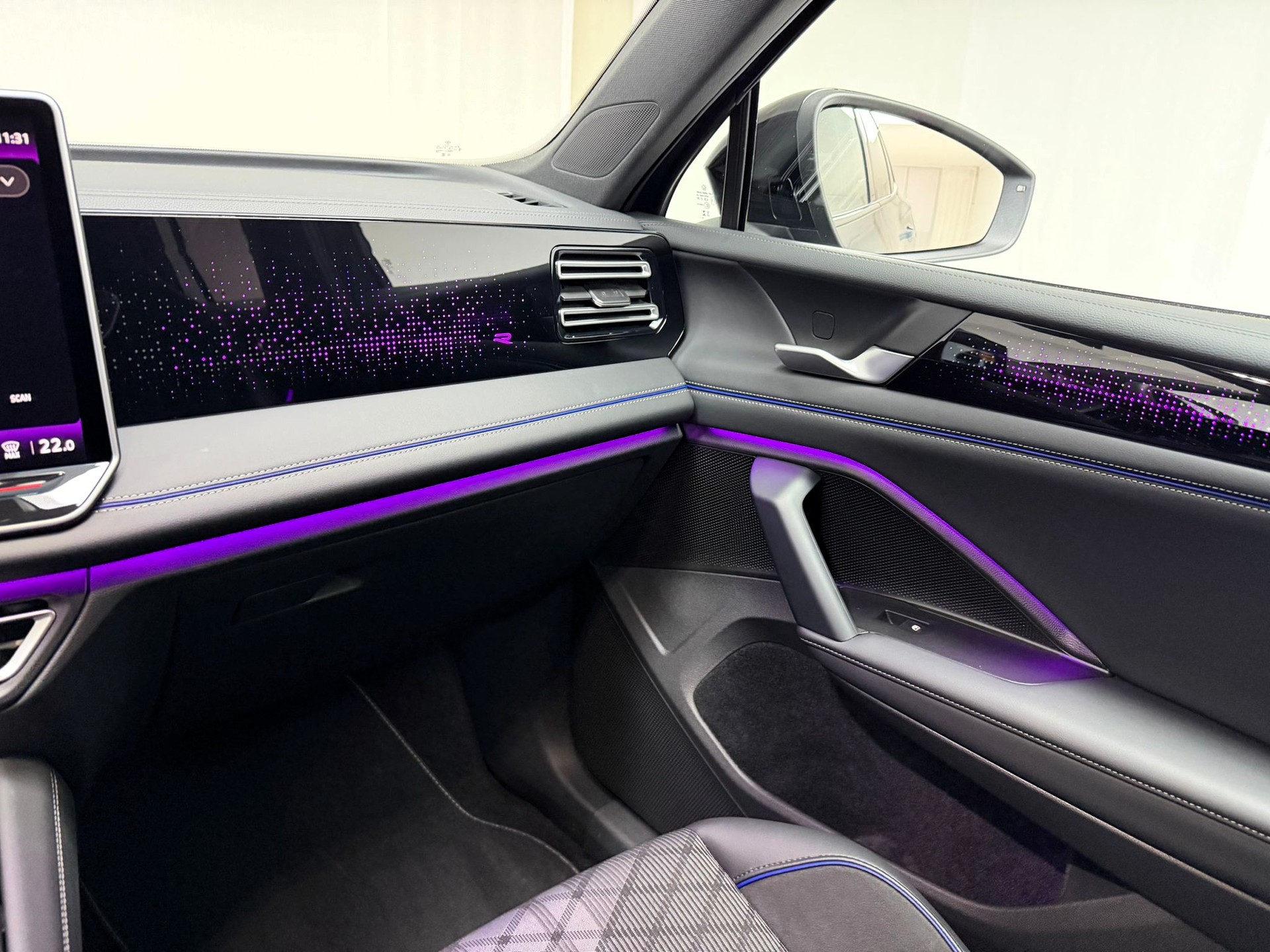VW Tiguan 2.0 TSI DSG R-Line 4Motion-image-21
