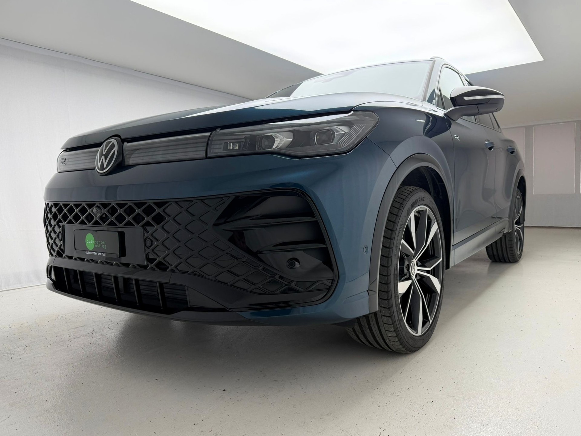 VW Tiguan 2.0 TSI DSG R-Line 4Motion-image-8