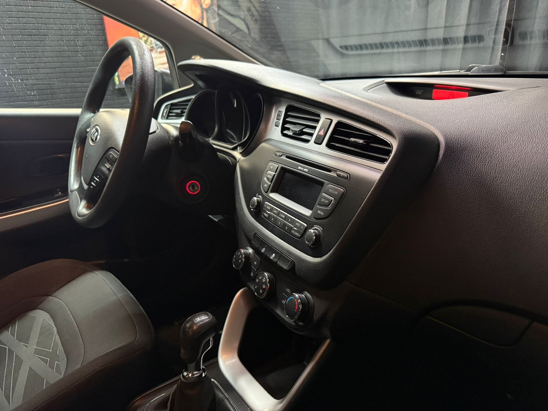 KIA Cee'd 1.4 16V _seven-image-10