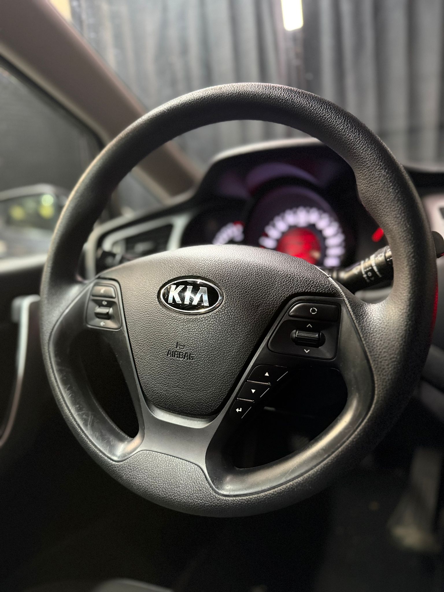 KIA Cee'd 1.4 16V _seven-image-12