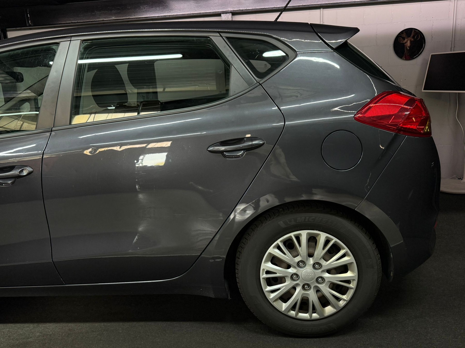 KIA Cee'd 1.4 16V _seven-image-8