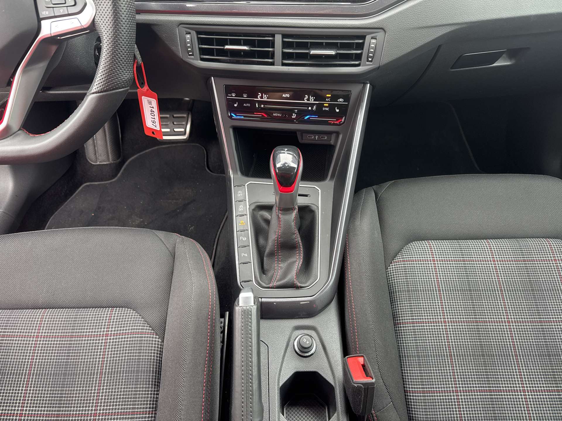VW Polo 2.0 TSi GTi 207PS DSG-Automat-image-11