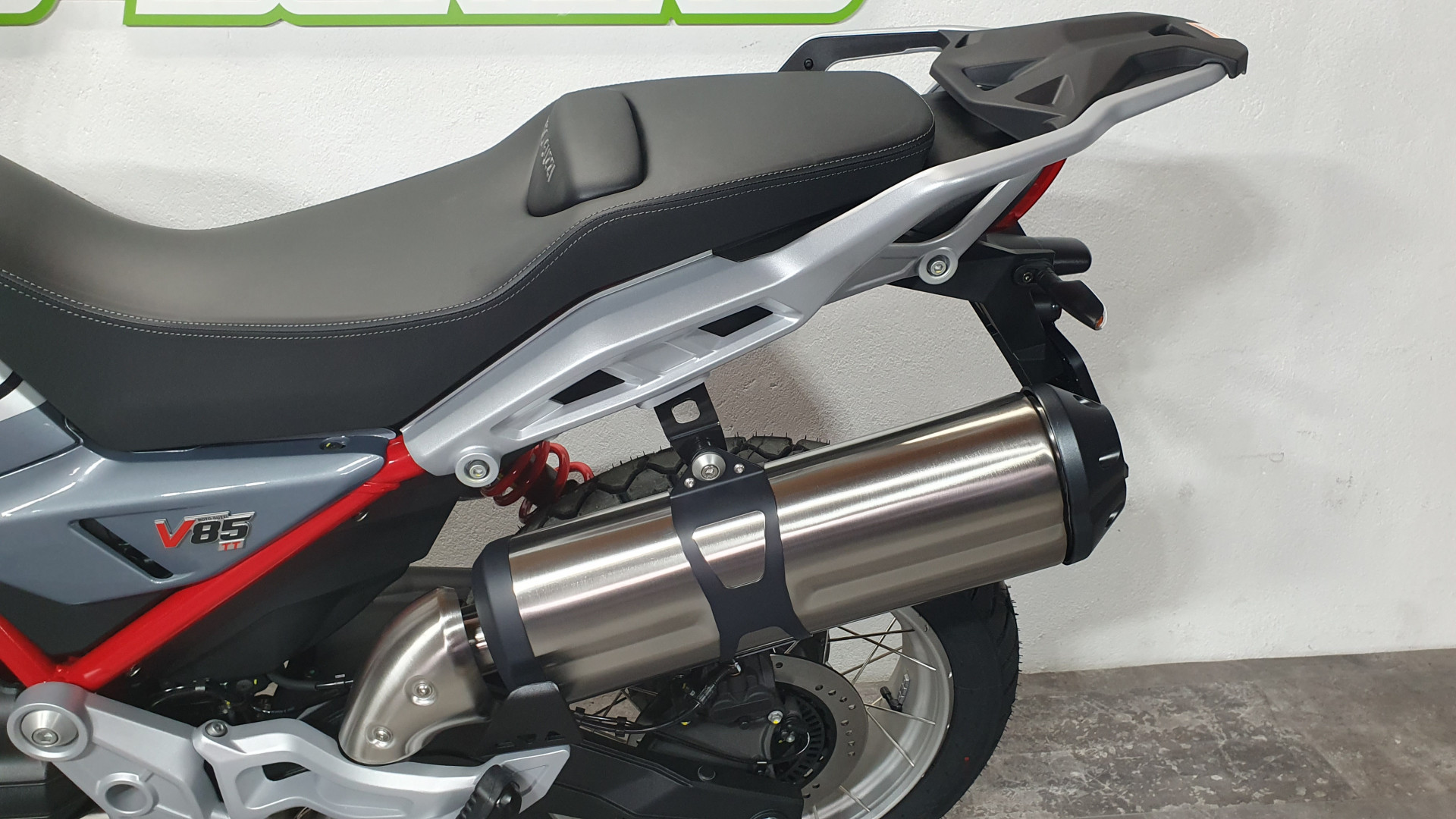 MOTO GUZZI V85 TT-image-7