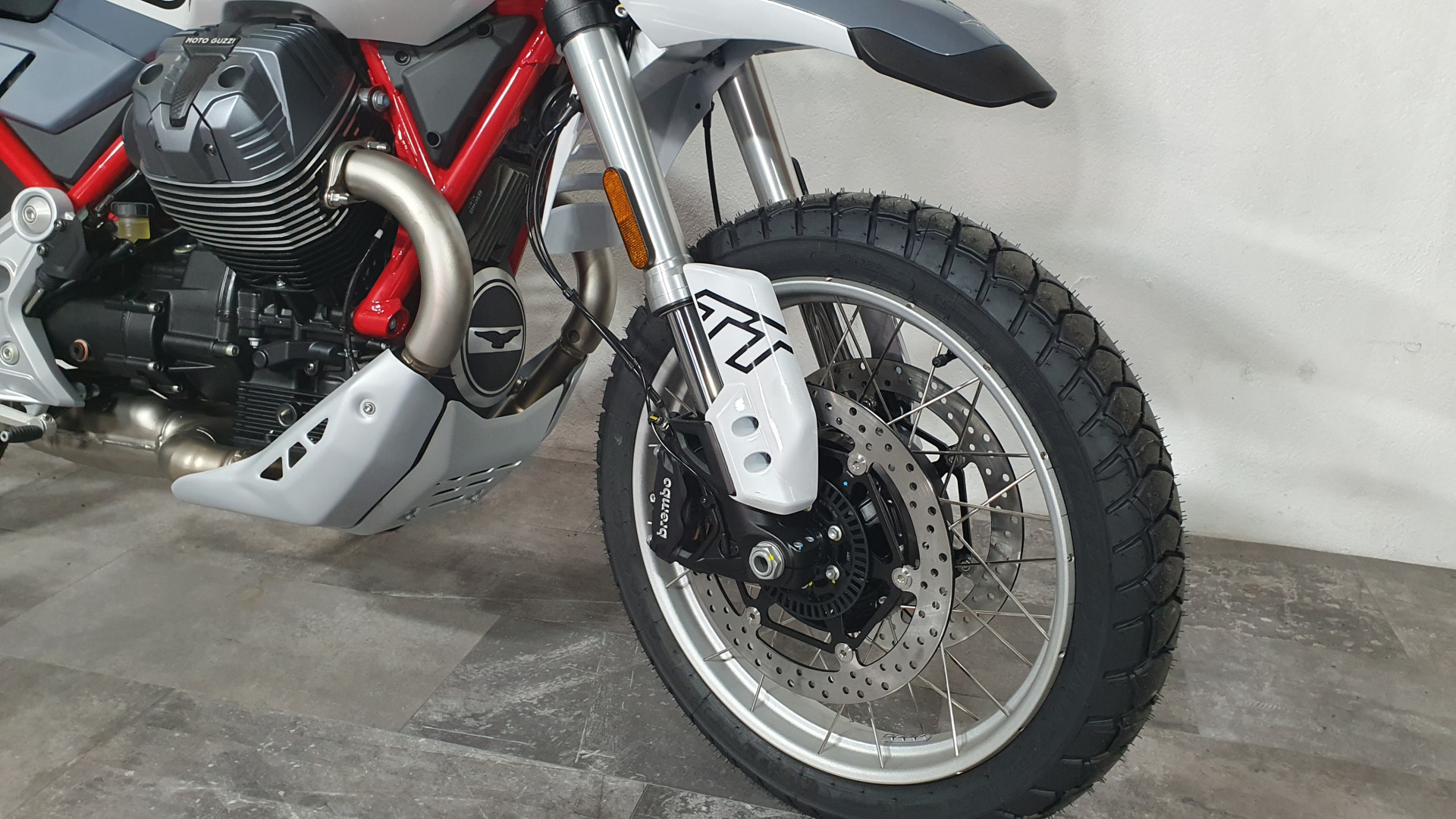 MOTO GUZZI V85 TT-image-5