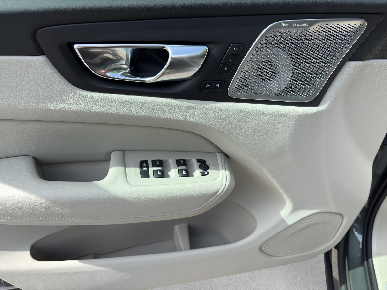 VOLVO XC60 T6 eAWD PluginHybrid Ultra Dark Geartronic-image-11