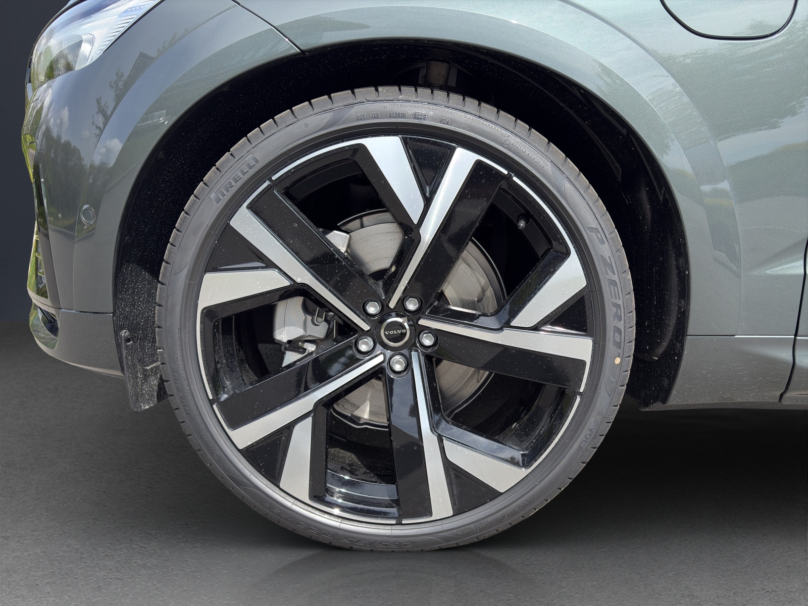 VOLVO XC60 T6 eAWD PluginHybrid Ultra Dark Geartronic-image-8